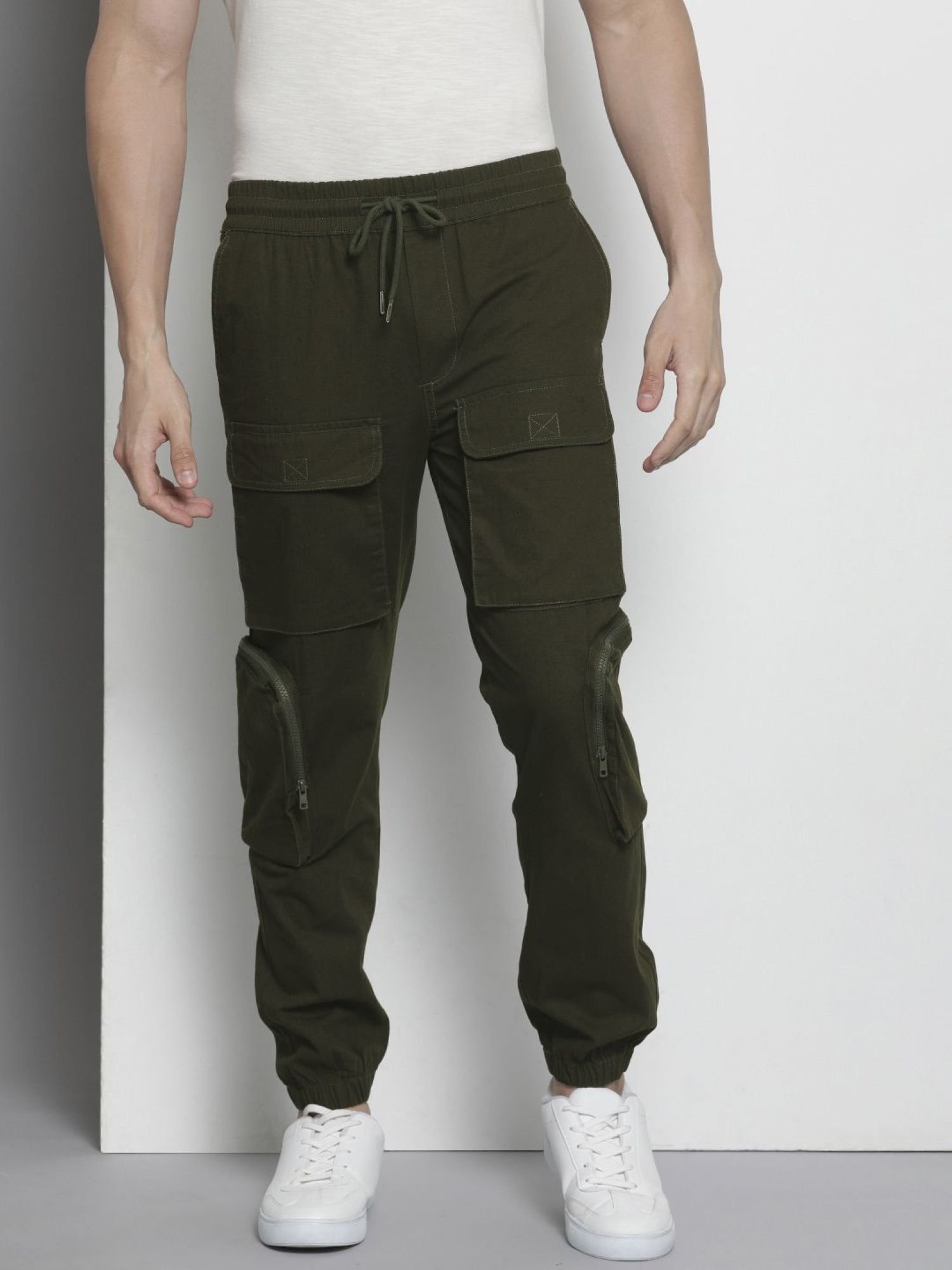 Men Regular Fit Mid Rise Cuffed Cargo Joggers