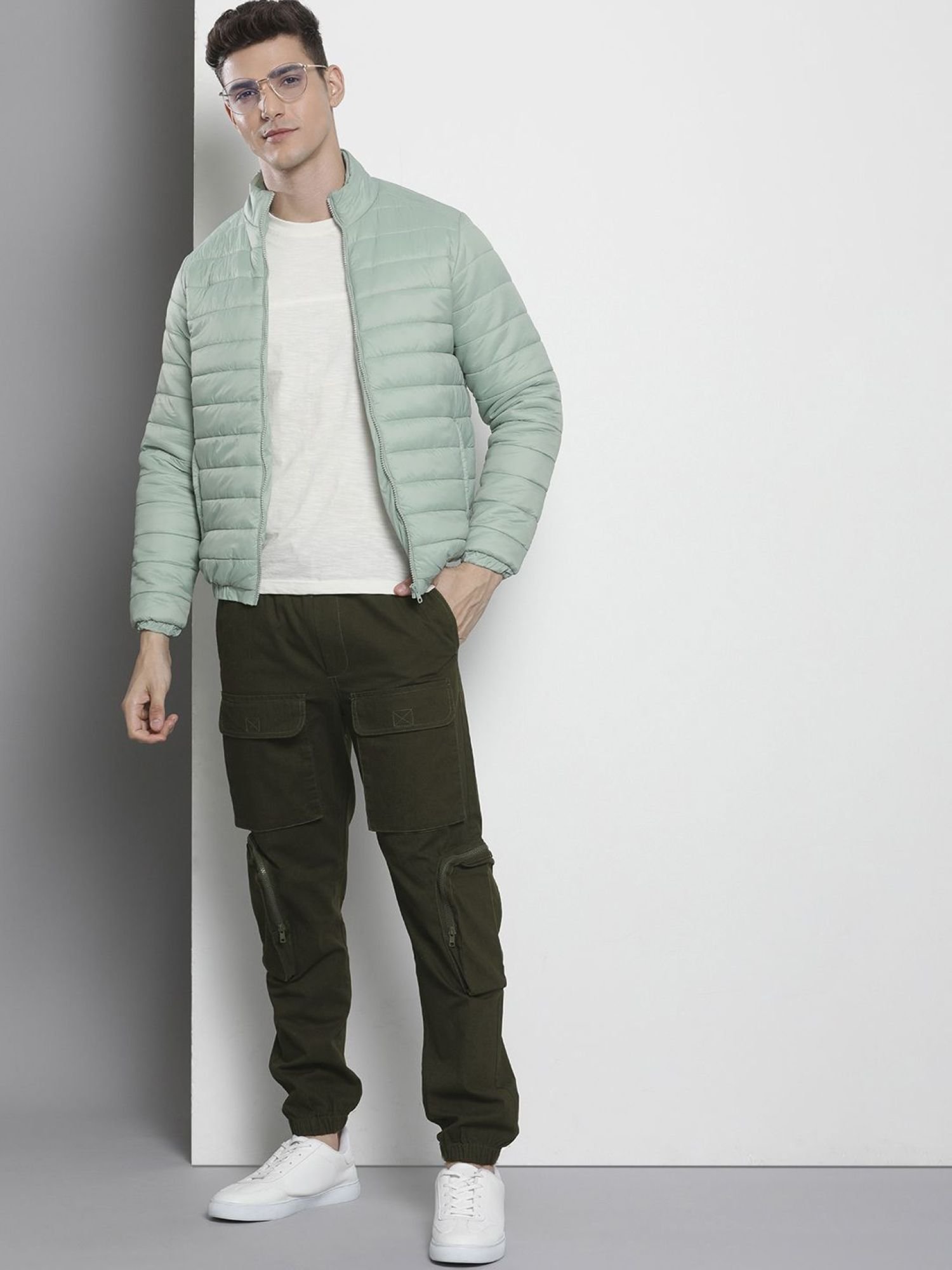 Men Regular Fit Mid Rise Cuffed Cargo Joggers
