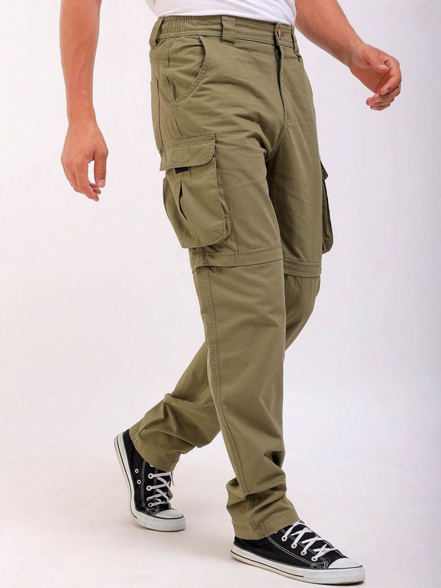 Men Relaxed Fit Mid Rise Cargo