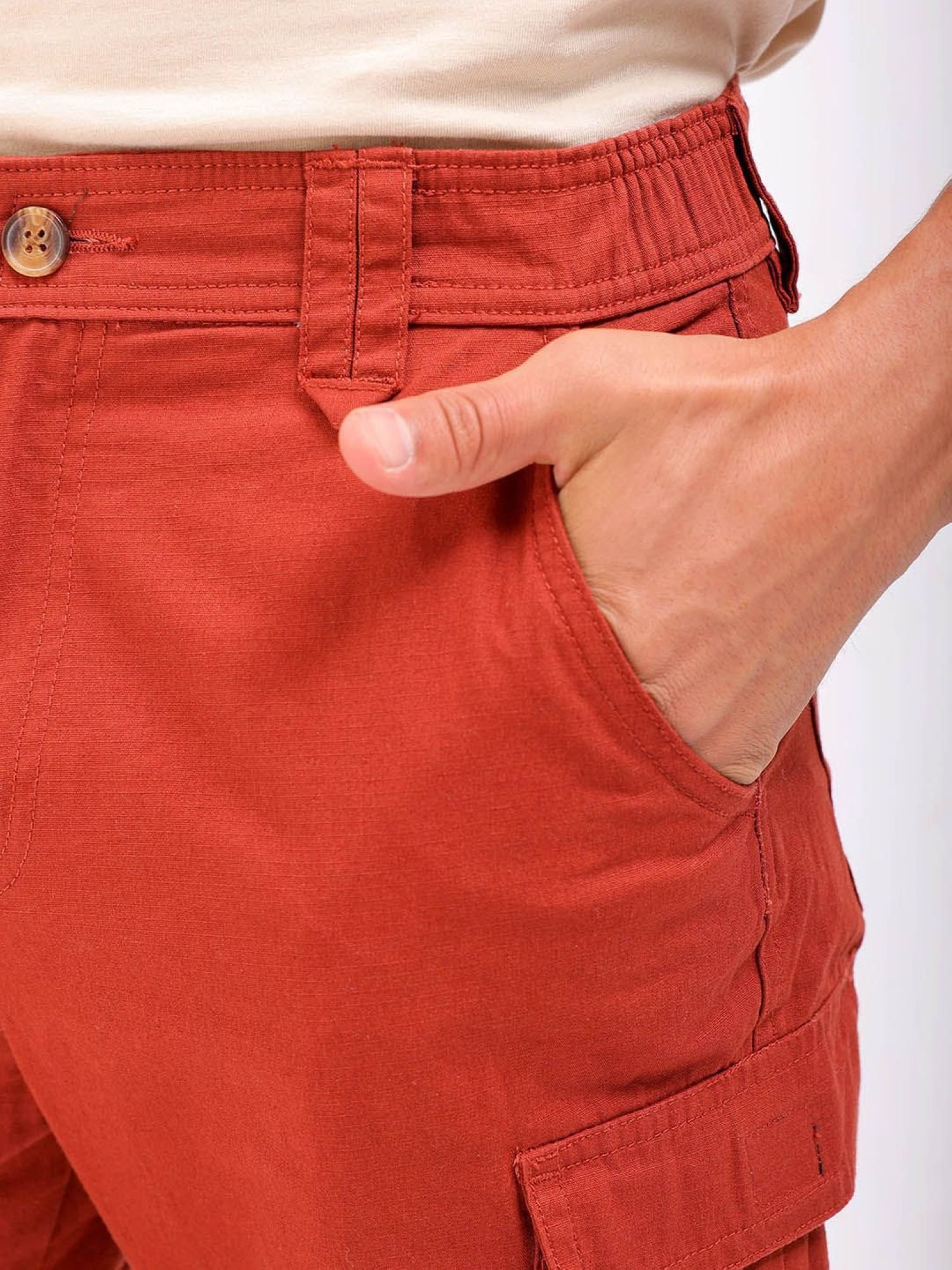 Men Relaxed Fit Mid Rise Cargo