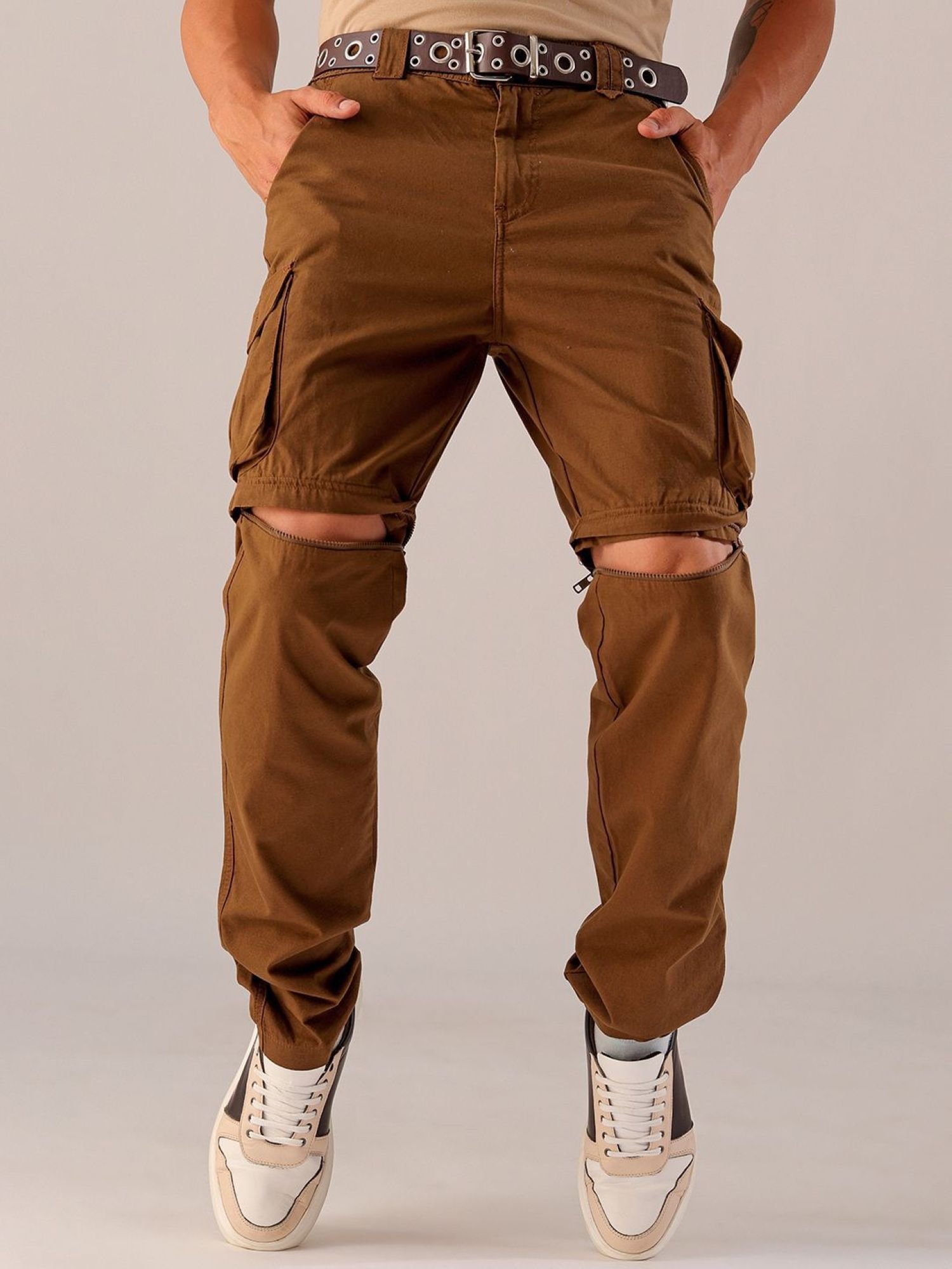 Men Relaxed Fit Mid Rise Cargo