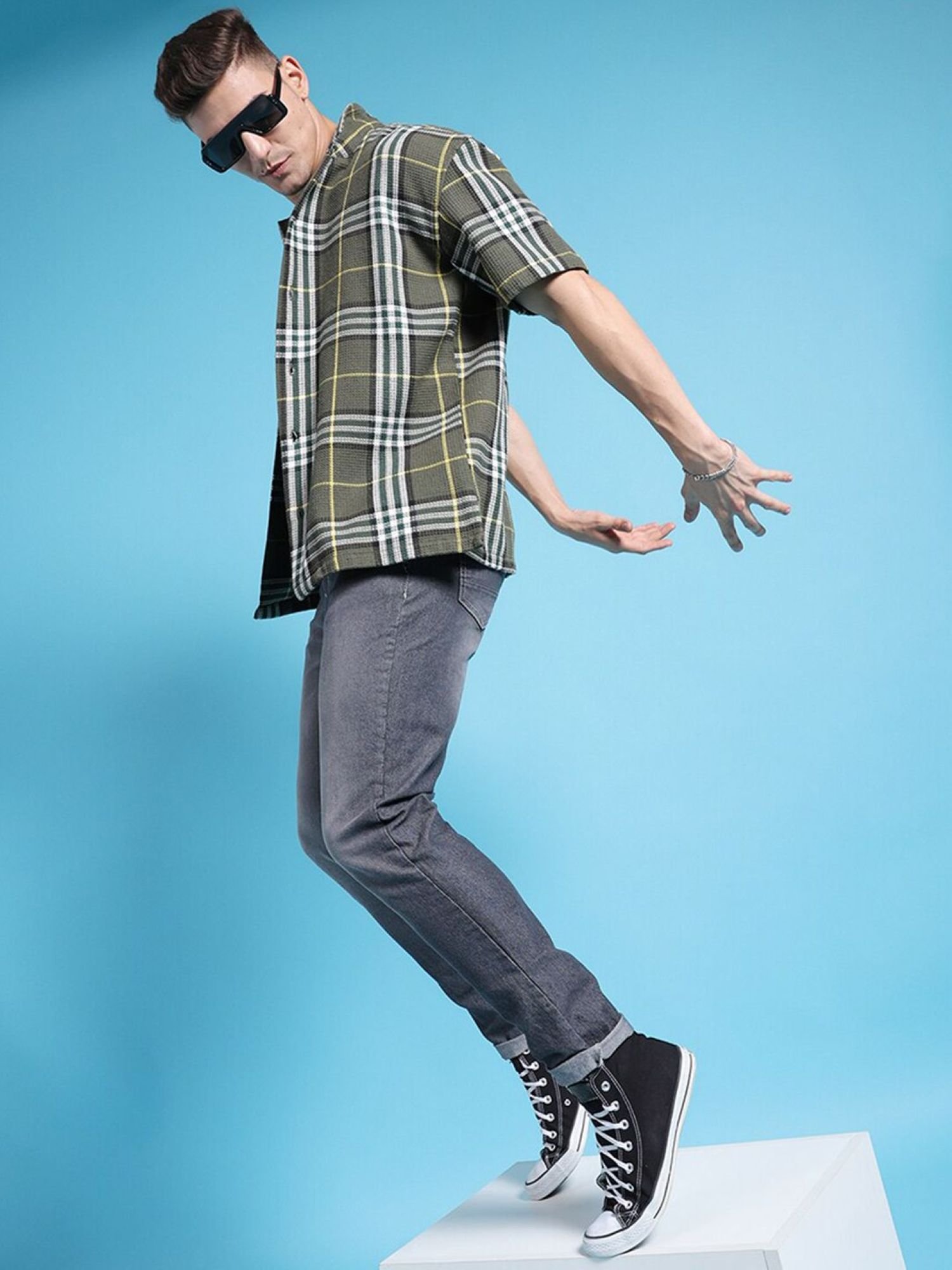 Men Slim Fit Mid Rise Jeans