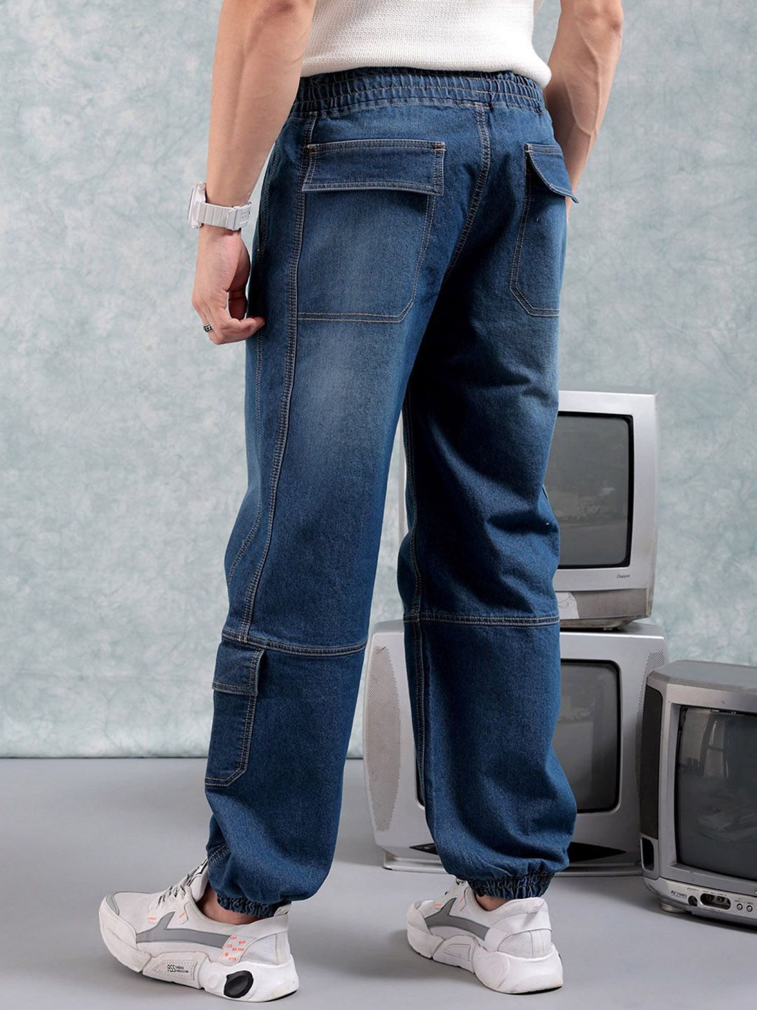 Men Loose Mid Rise Stretchable Jeans