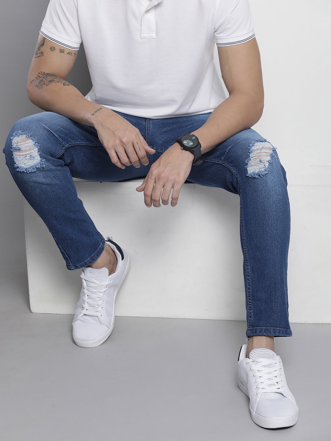 Men Carrot Fit Mid Rise Stretchable Jeans
