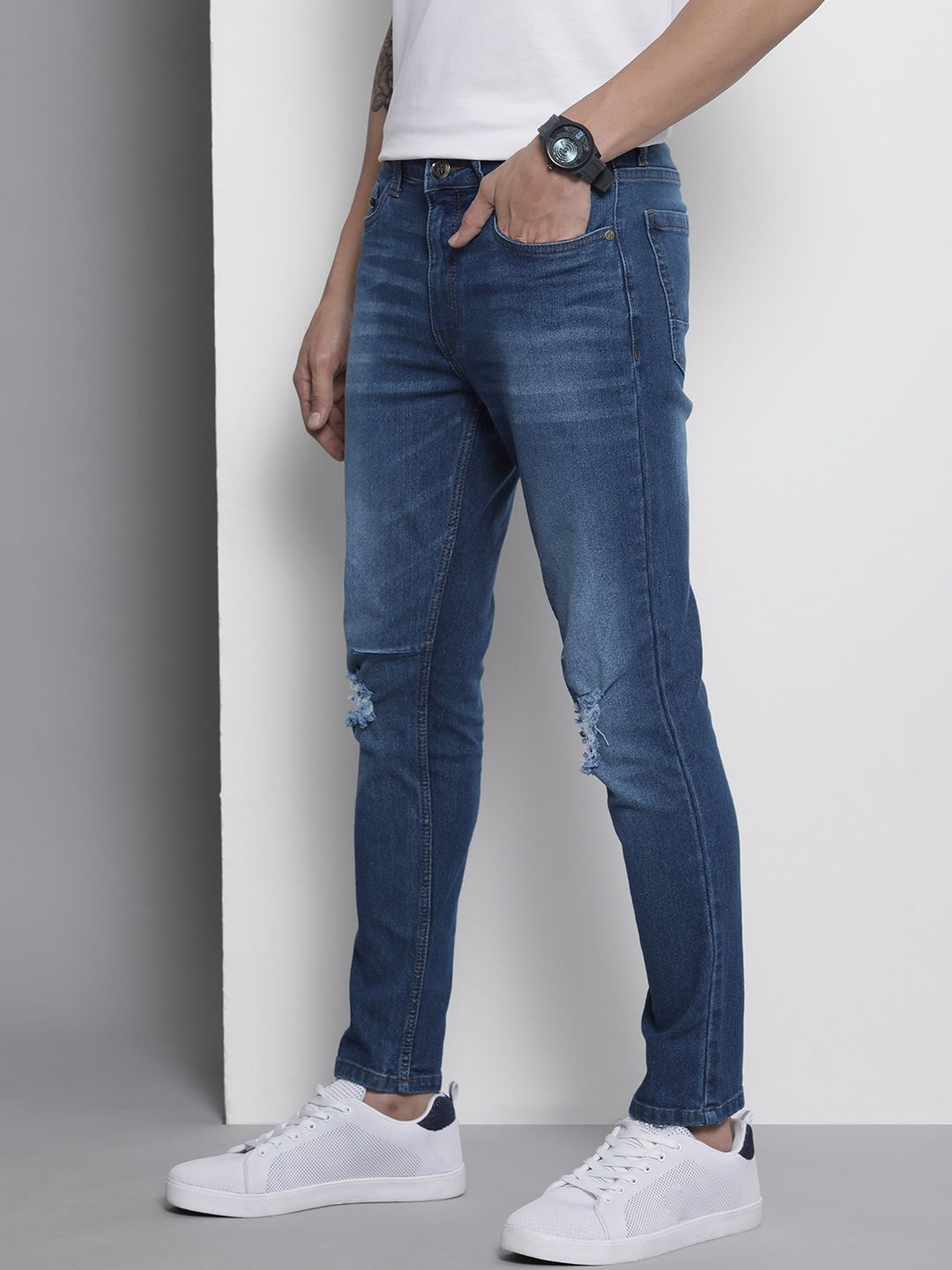 Men Carrot Fit Mid Rise Stretchable Jeans