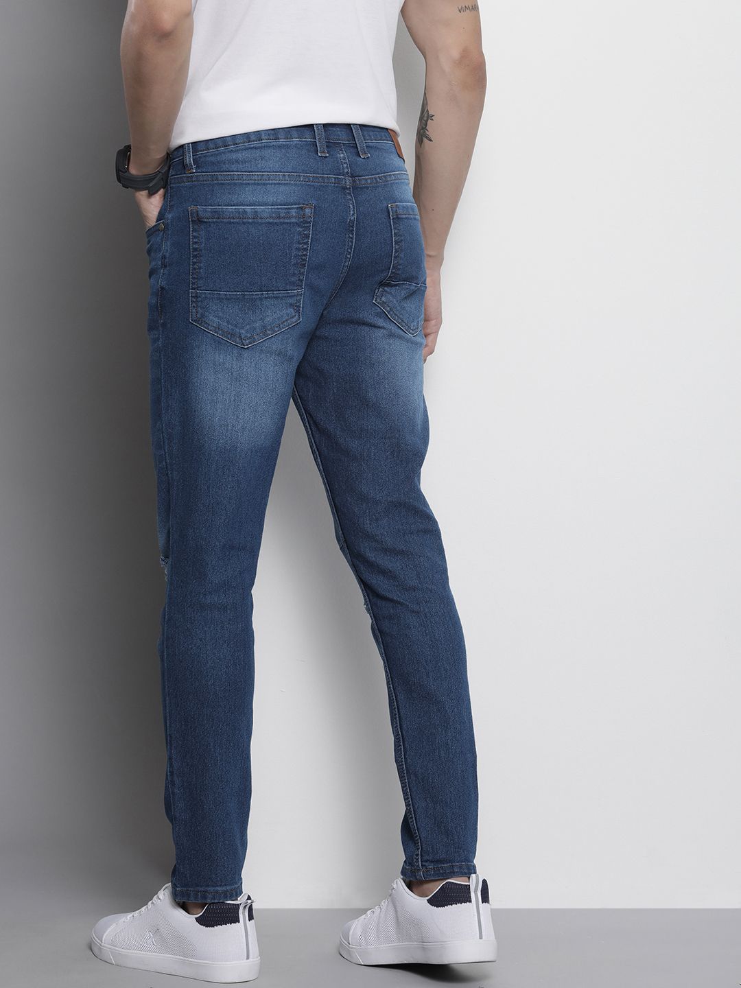 Men Carrot Fit Mid Rise Stretchable Jeans