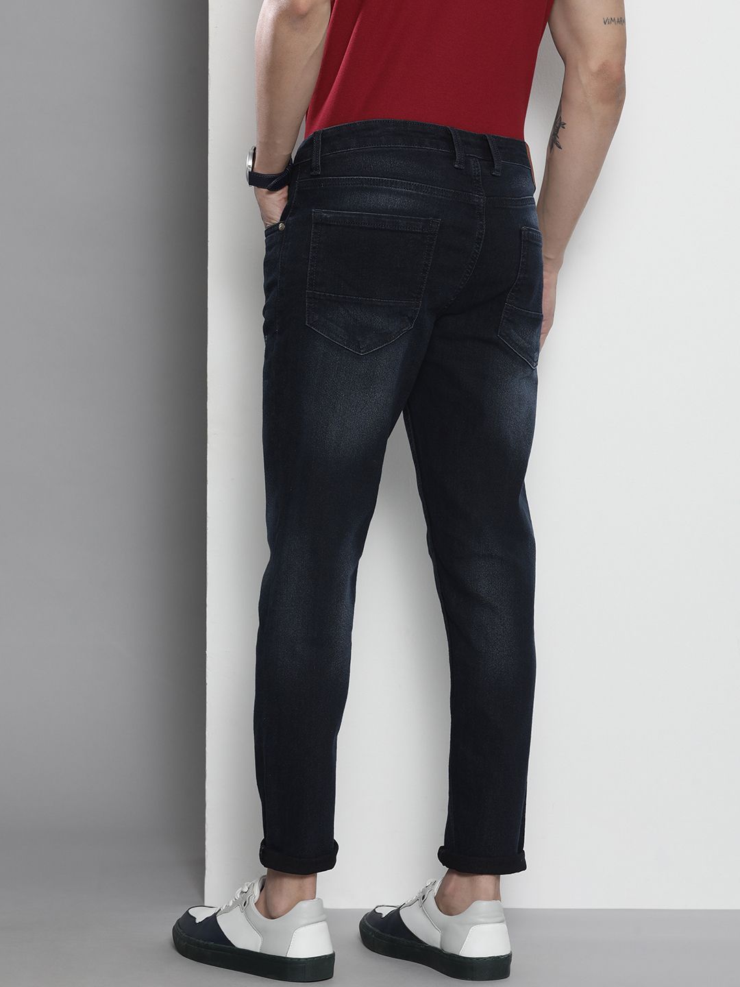 Men Carrot Fit Mid Rise Stretchable Jeans