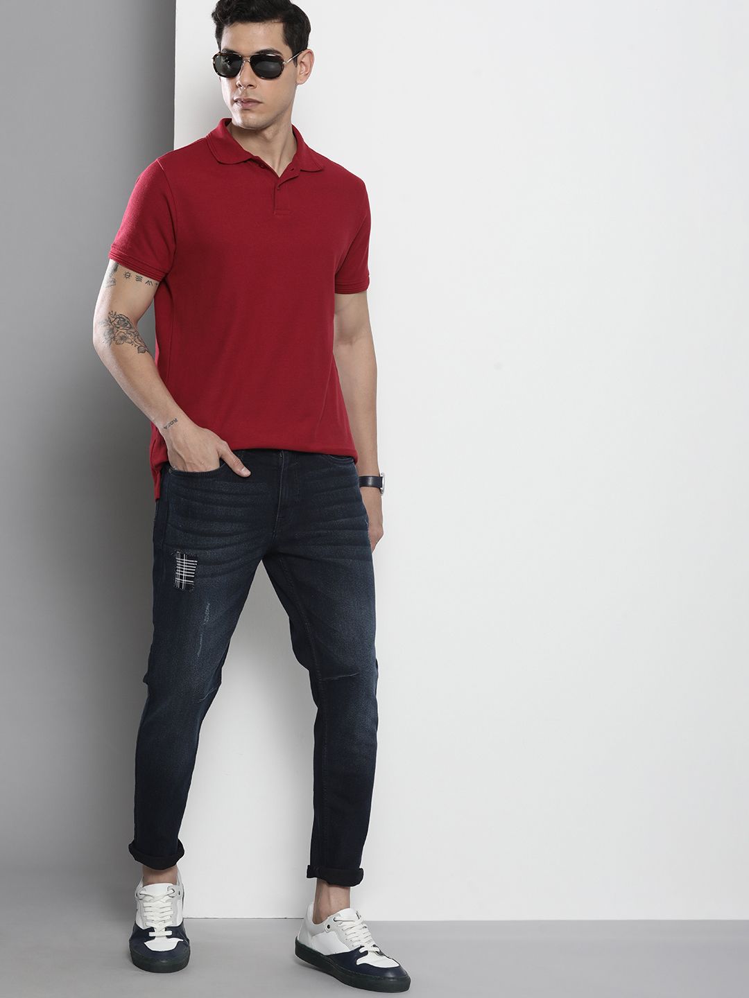 Men Carrot Fit Mid Rise Stretchable Jeans
