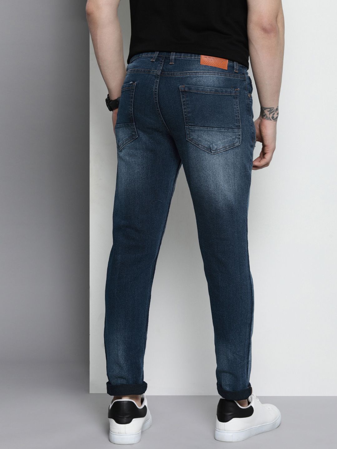Men Carrot Fit Mid Rise Stretchable Jeans