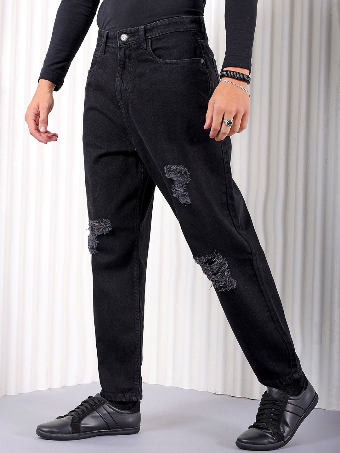 Men Loose Tapered Fit Mid Rise Jeans