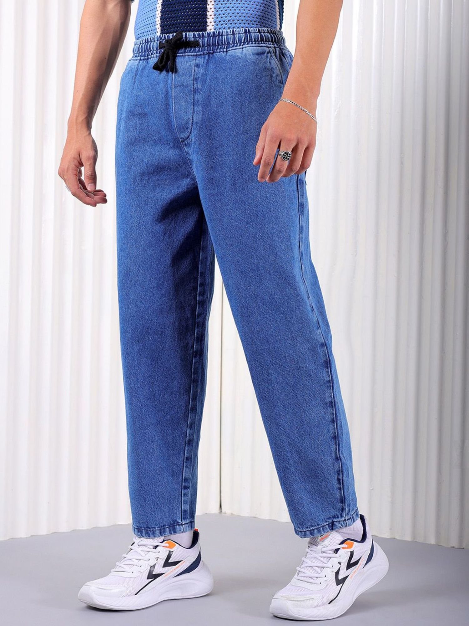 Men Barrel Loose Fit Mid Rise Jogger Jeans