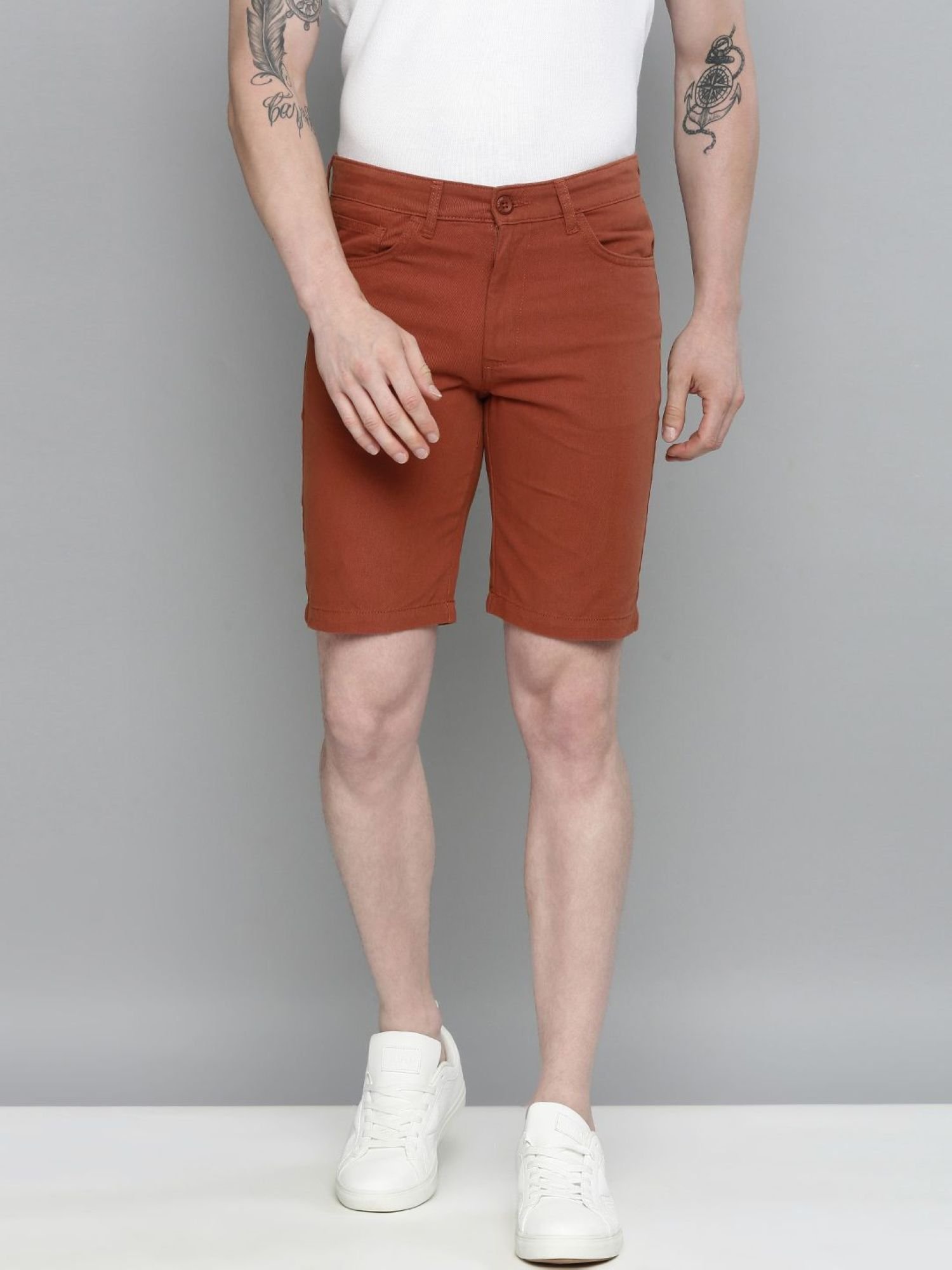 Men Slim Fit Solid Mid Rise Shorts