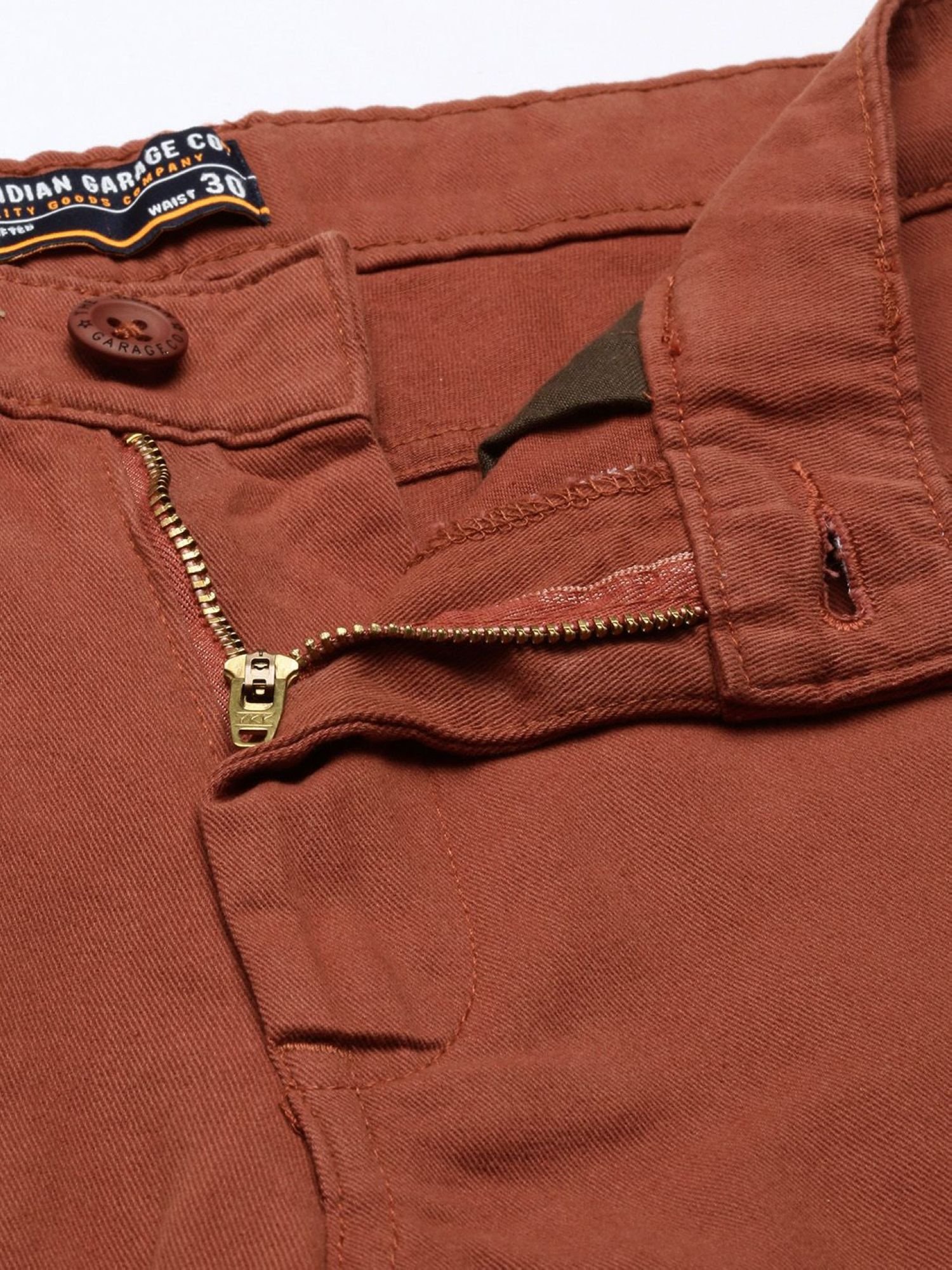 Men Slim Fit Solid Mid Rise Shorts