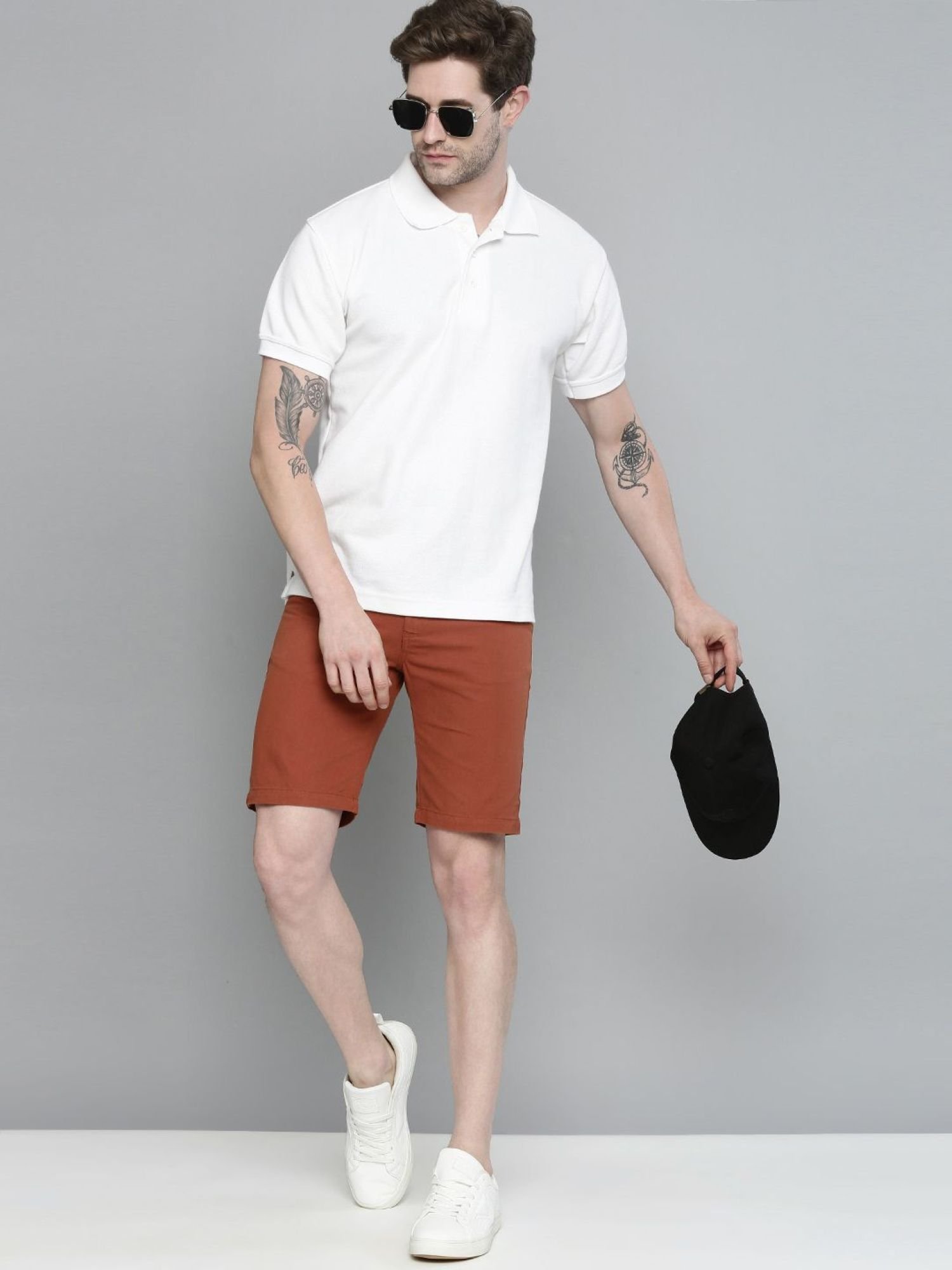 Men Slim Fit Solid Mid Rise Shorts