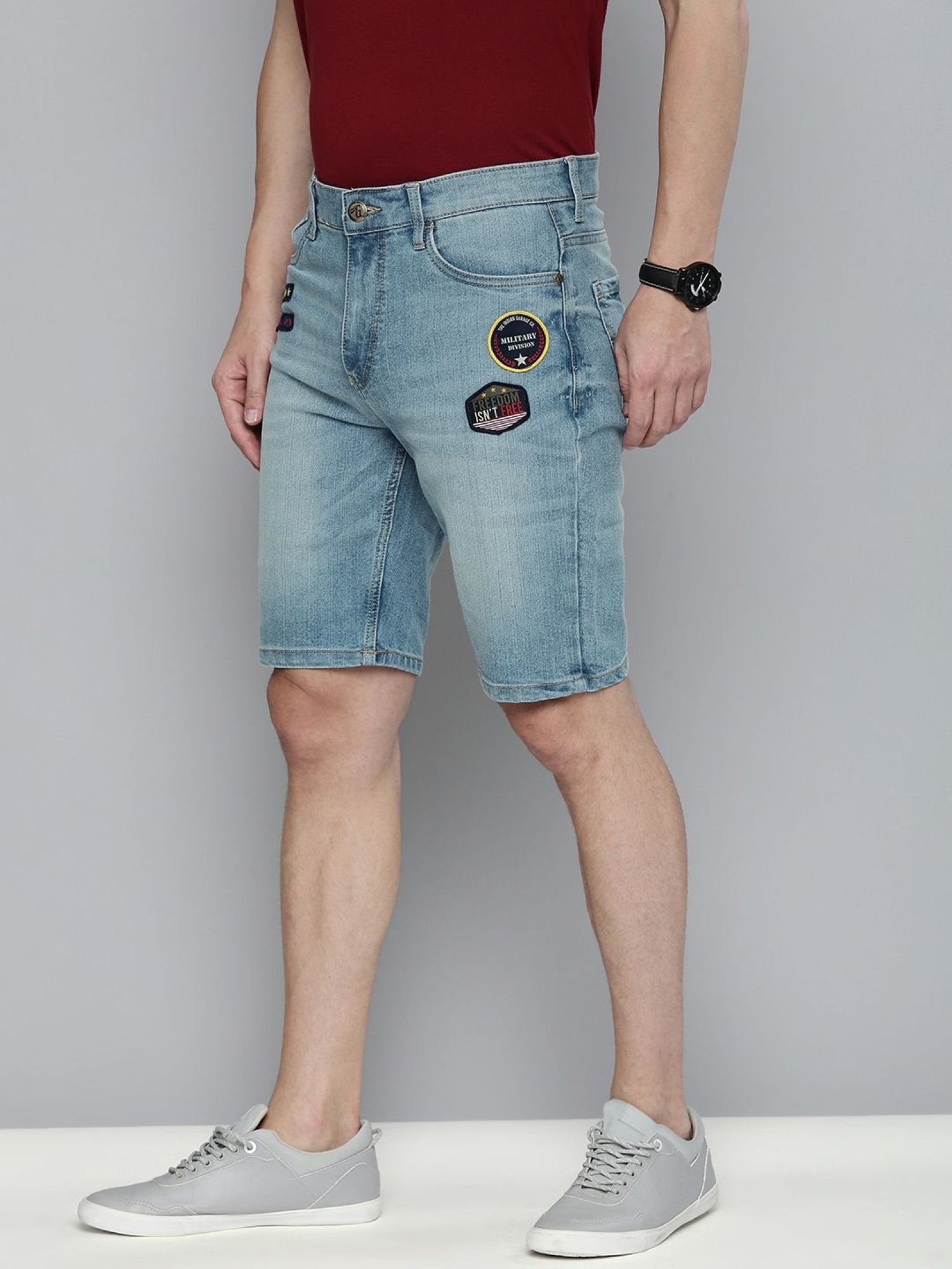 Men Slim Fit Solid Mid Rise Shorts