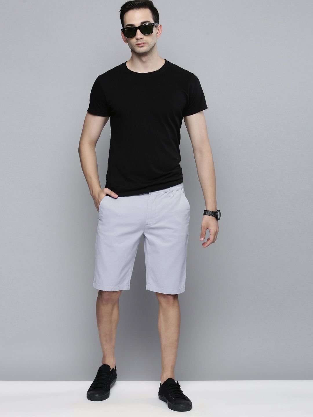 Men Slim Fit Solid Mid Rise Shorts