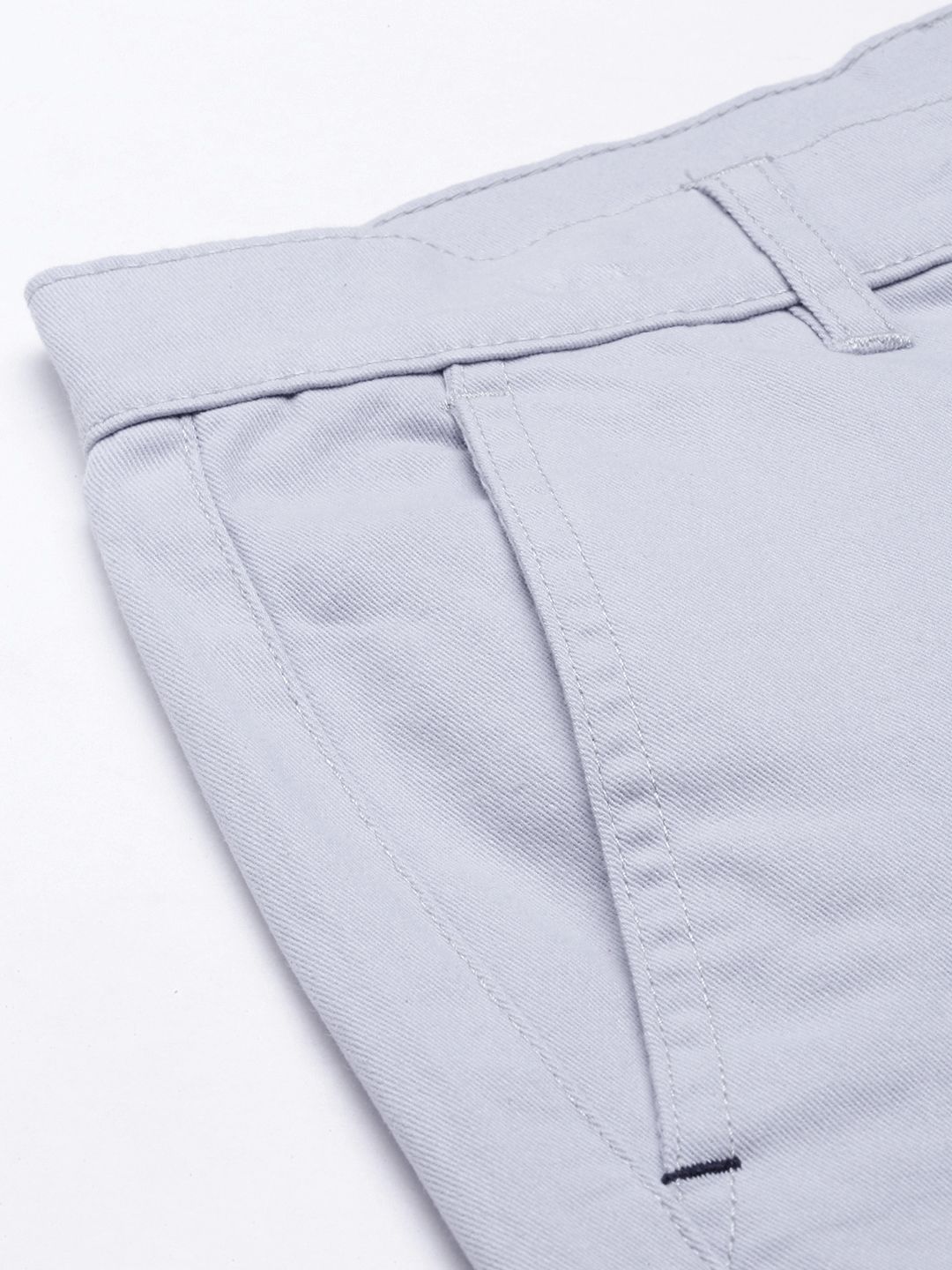 Men Slim Fit Solid Mid Rise Shorts