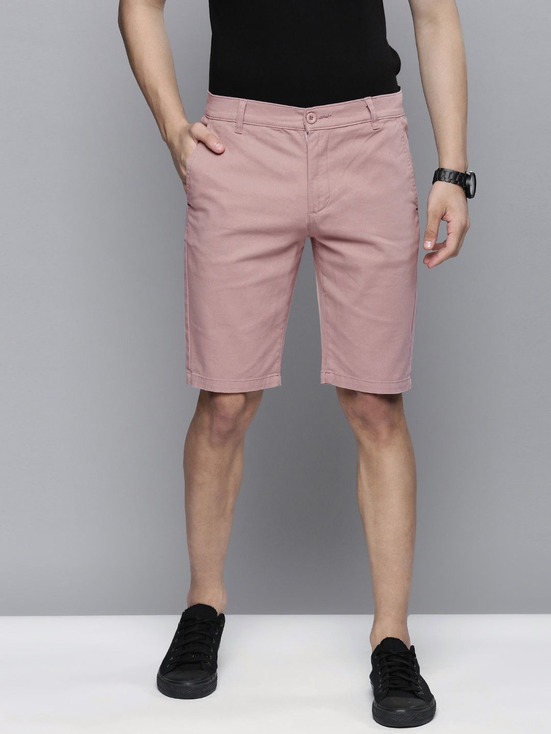 Men Slim Fit Solid Mid Rise Shorts