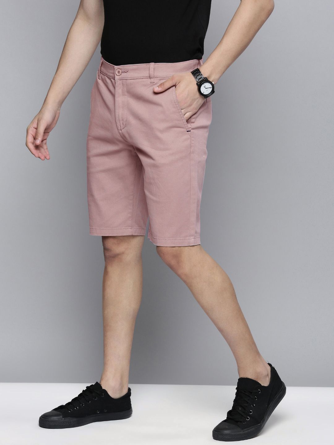 Men Slim Fit Solid Mid Rise Shorts