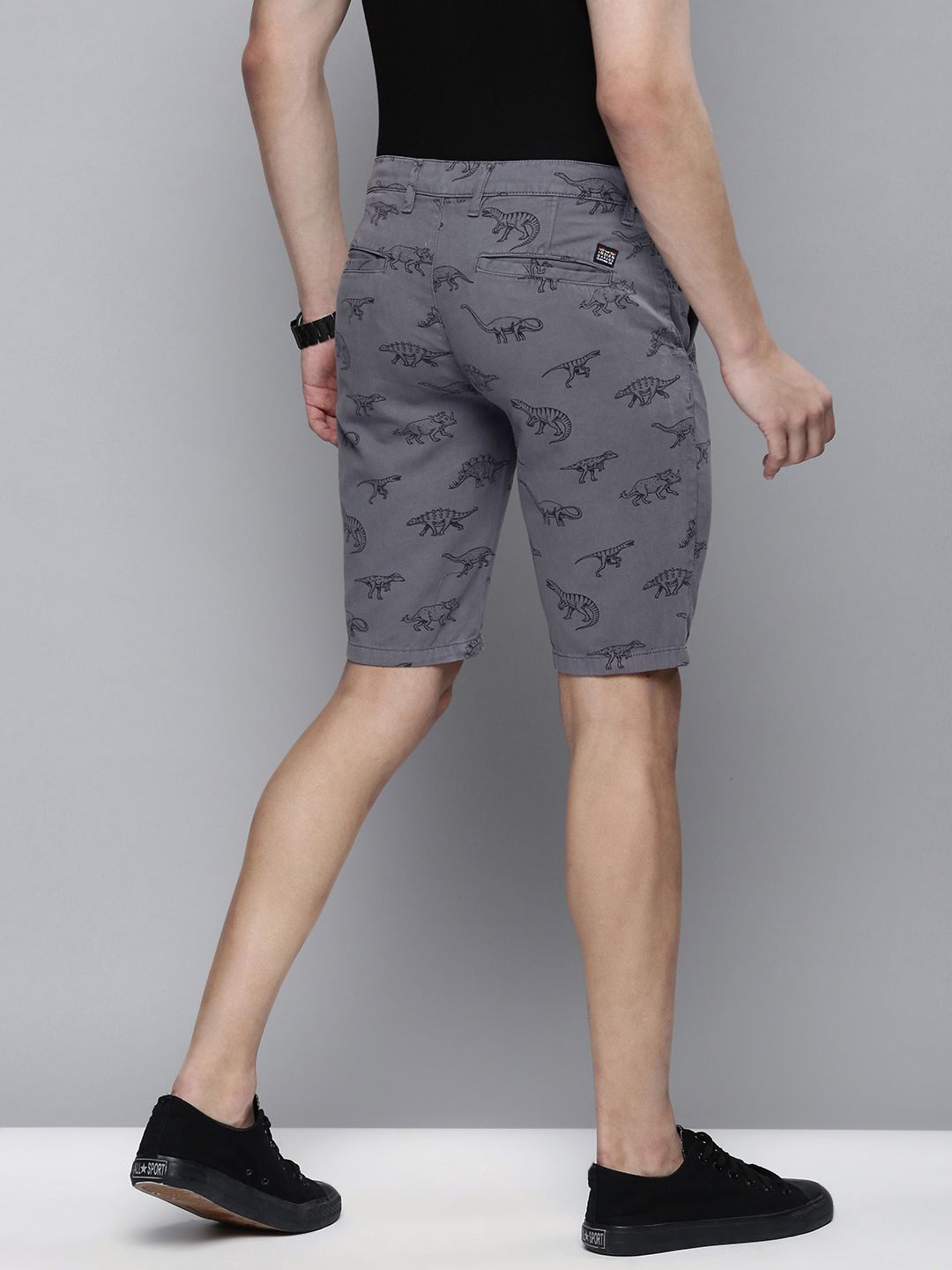 Men Slim Fit Solid Mid Rise Shorts
