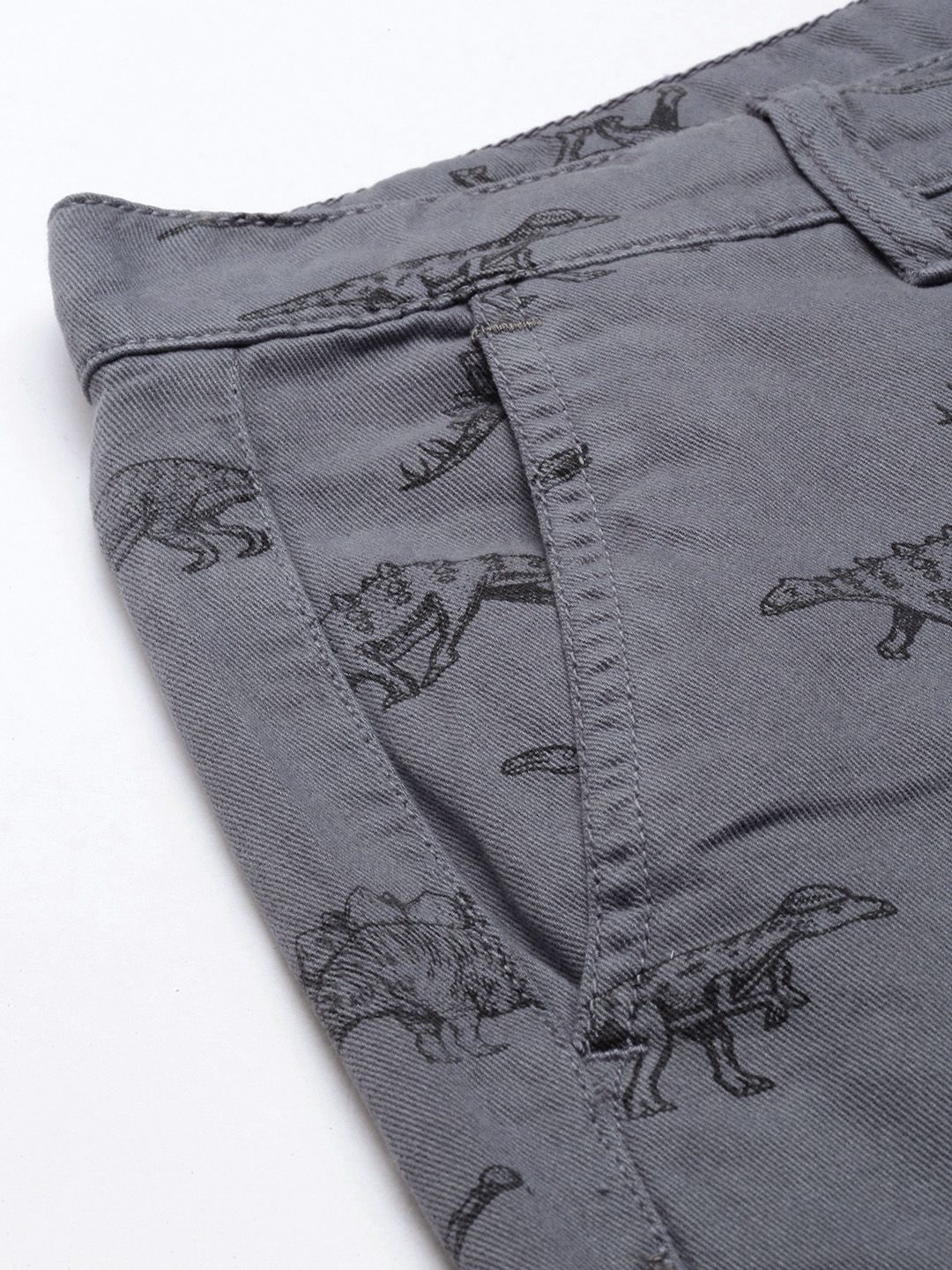Men Slim Fit Solid Mid Rise Shorts