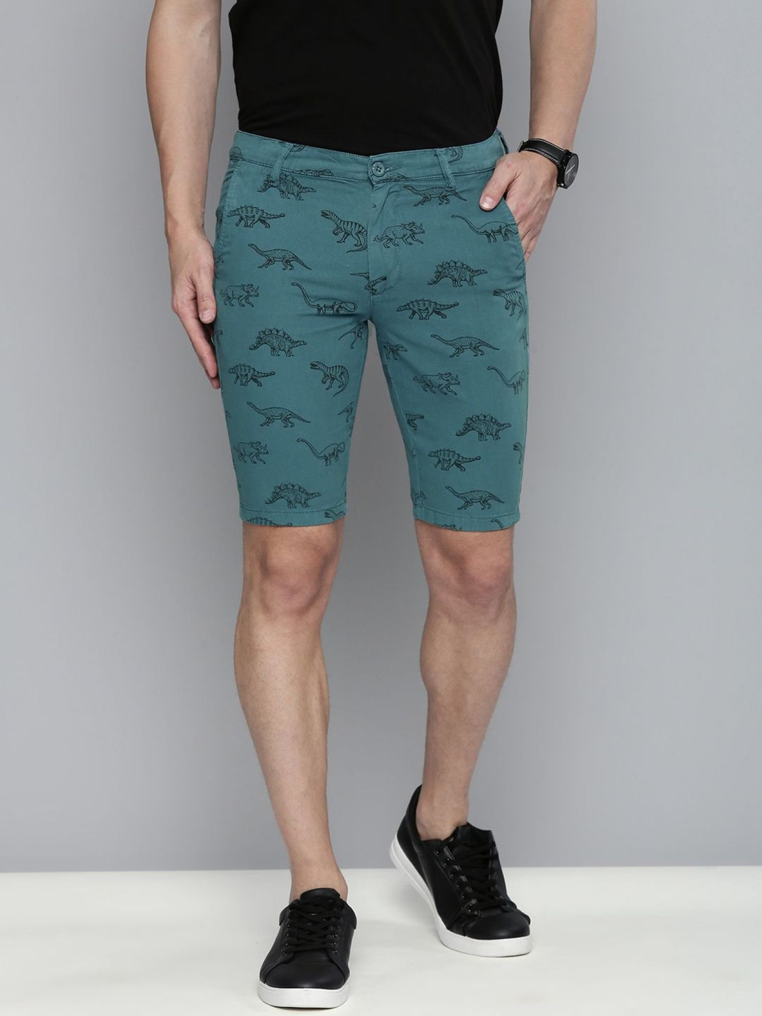 Men Slim Fit Printed Mid Rise Shorts