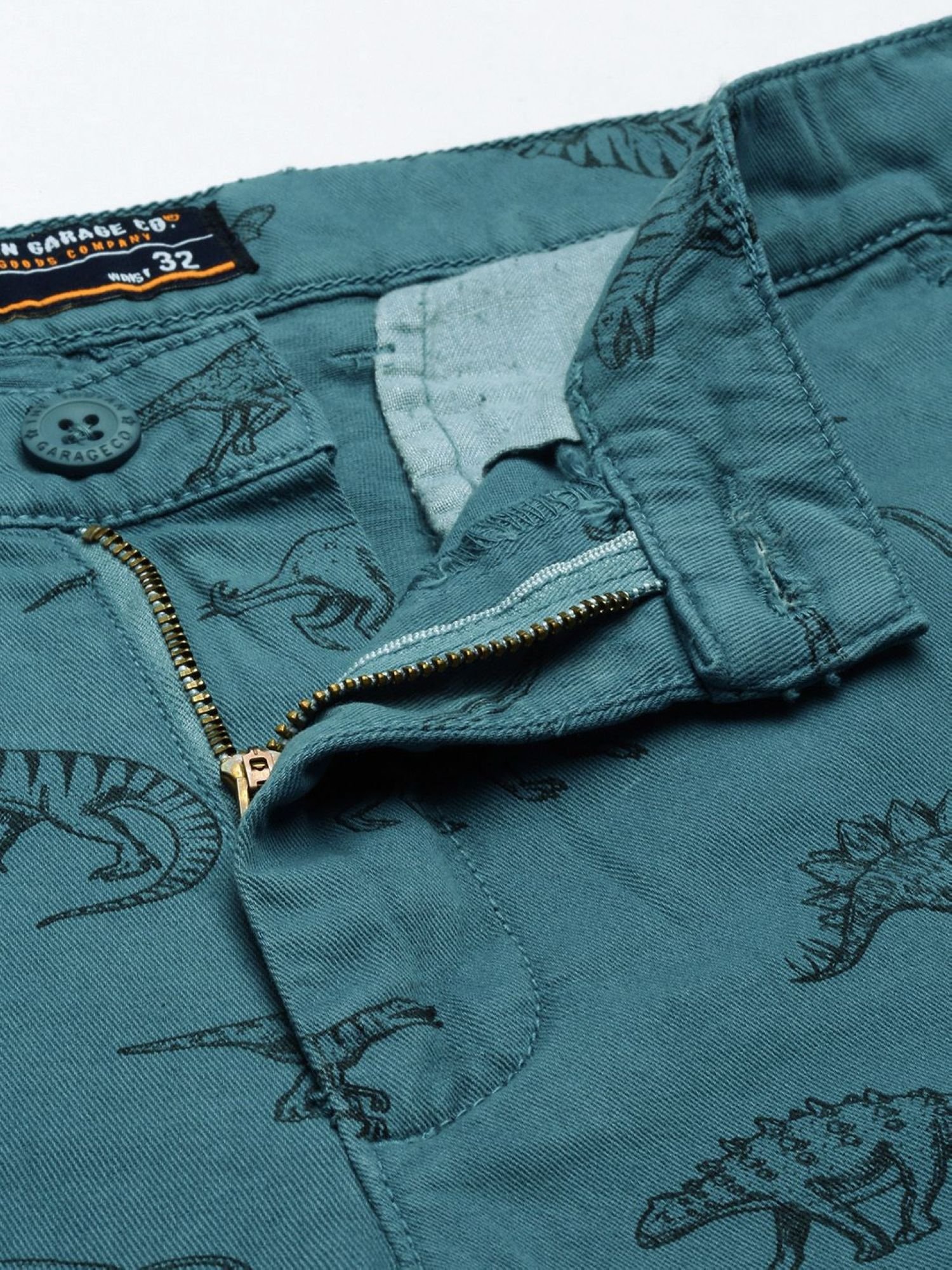 Men Slim Fit Printed Mid Rise Shorts