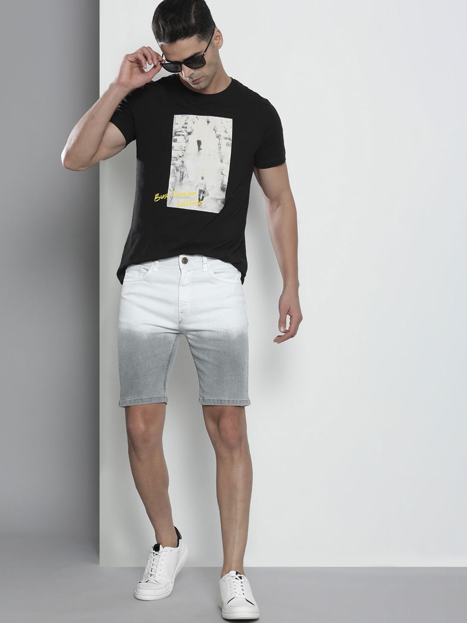 Men Slim Fit Ombre Mid Rise Shorts