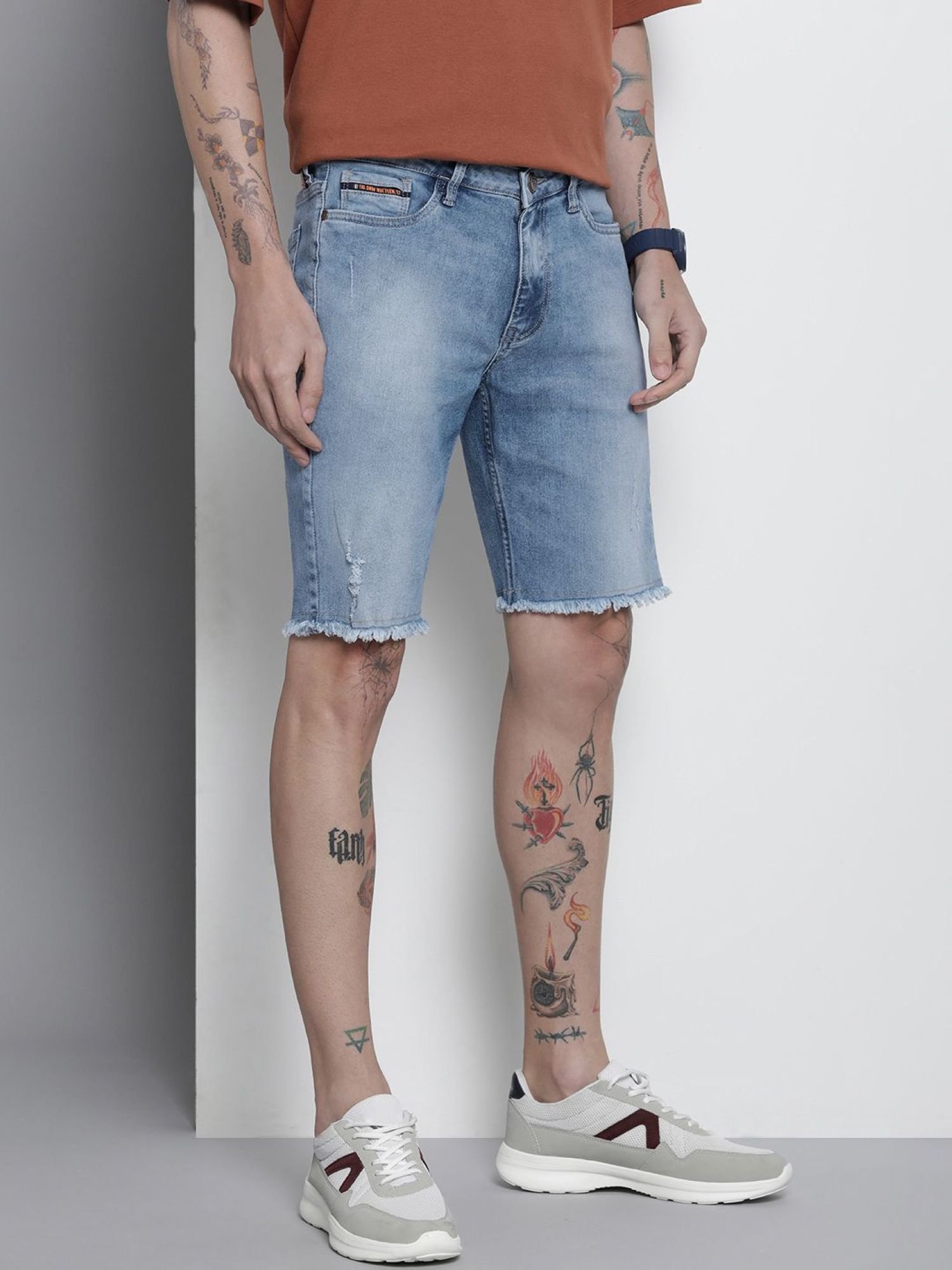 Men Slim Fit Solid Mid Rise Denim Shorts