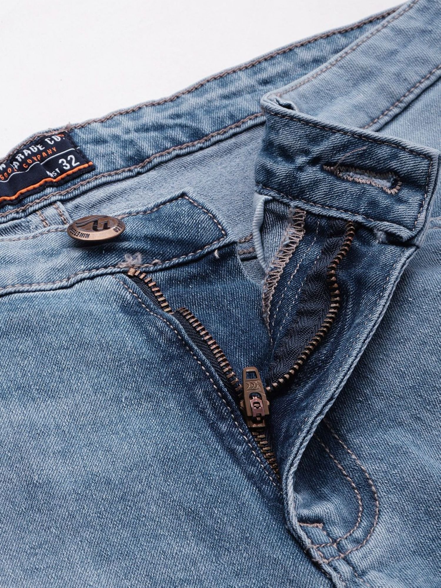 Men Slim Fit Solid Mid Rise Denim Shorts