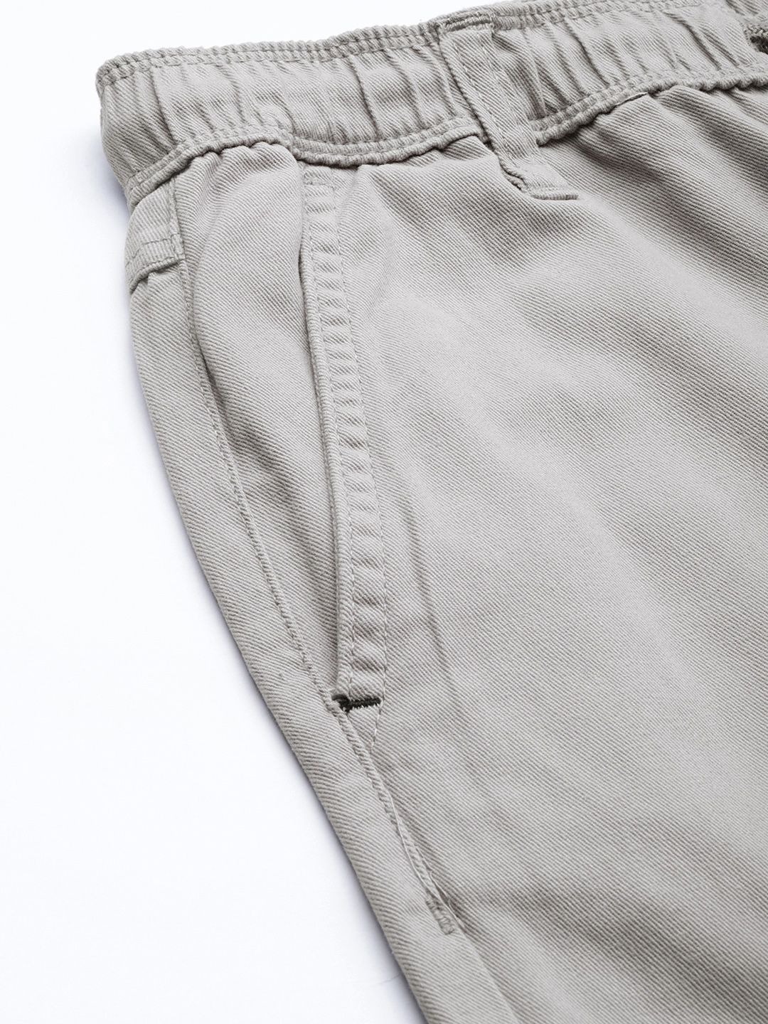Men Slim Fit Solid Mid-Rise Joggers