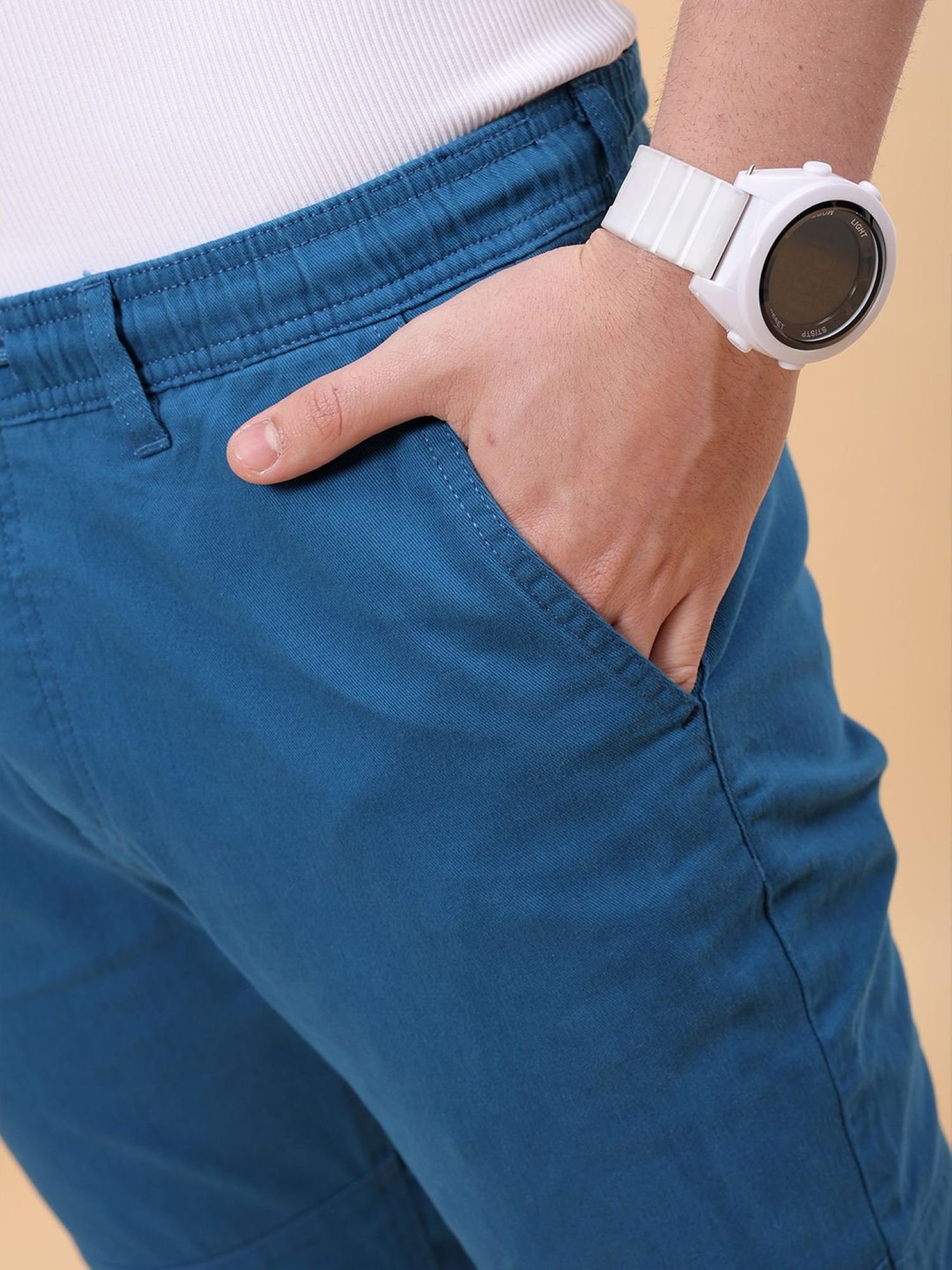 Men Slim Fit Solid Mid-Rise Joggers