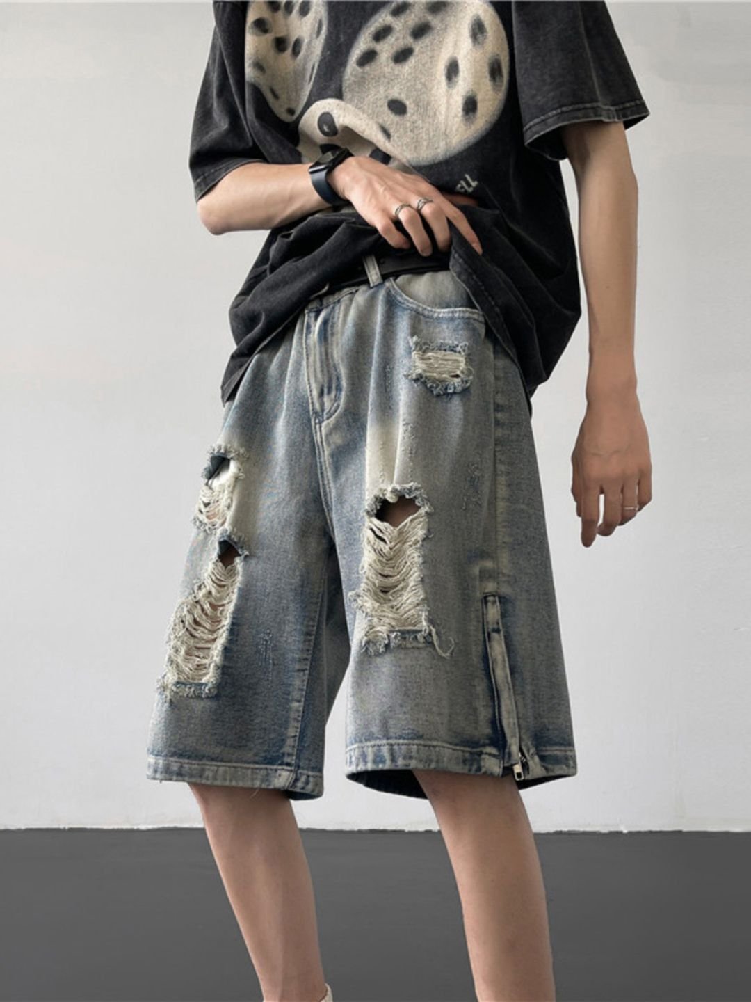 Men Relaxed Fit Ripped Denim Shorts
