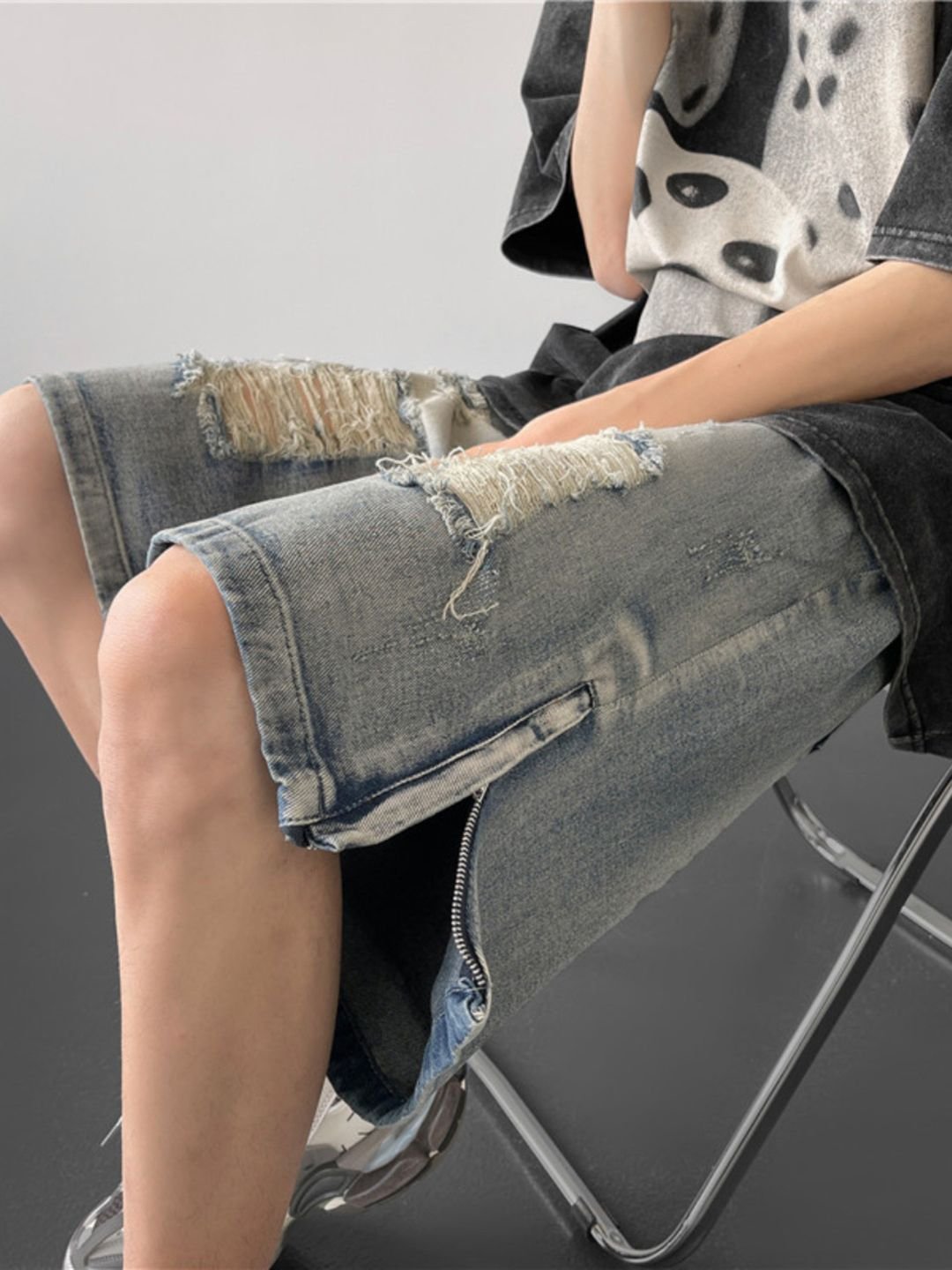 Men Relaxed Fit Ripped Denim Shorts
