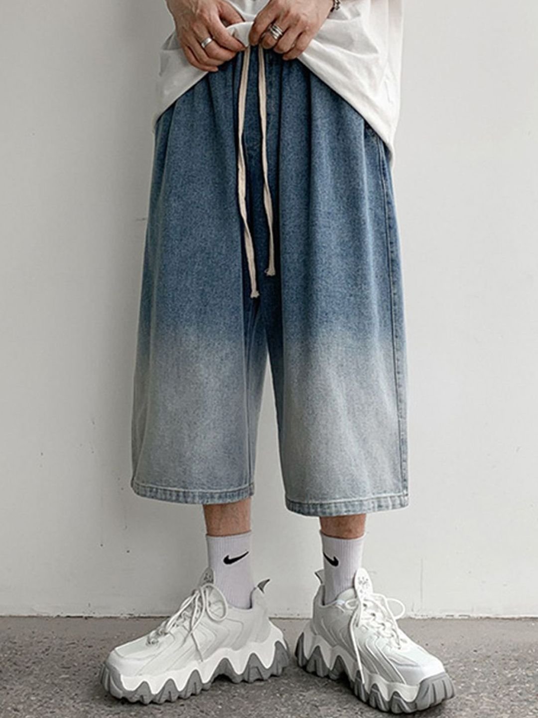 Men Loose Fit Denim Shorts