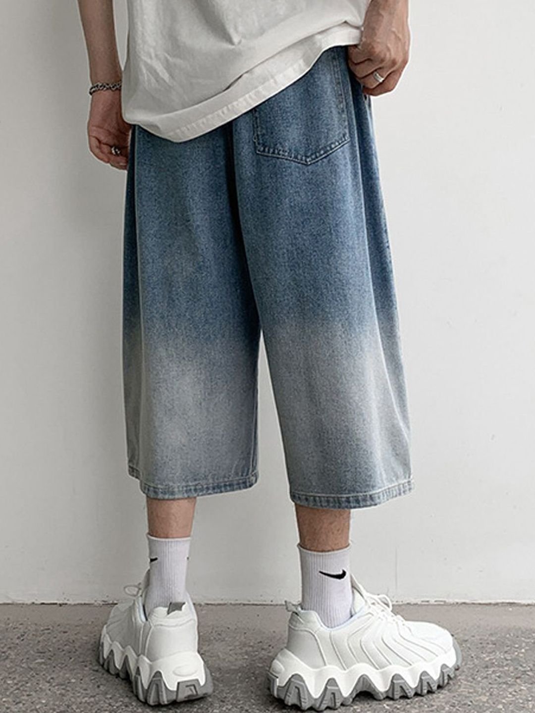 Men Loose Fit Denim Shorts