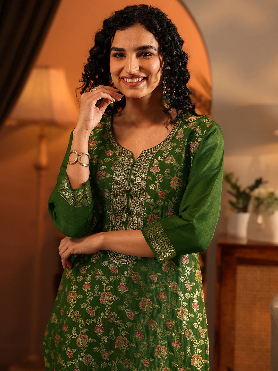 Green Self Design Silk Blend Straight Kurta, Trousers and Dupatta Set