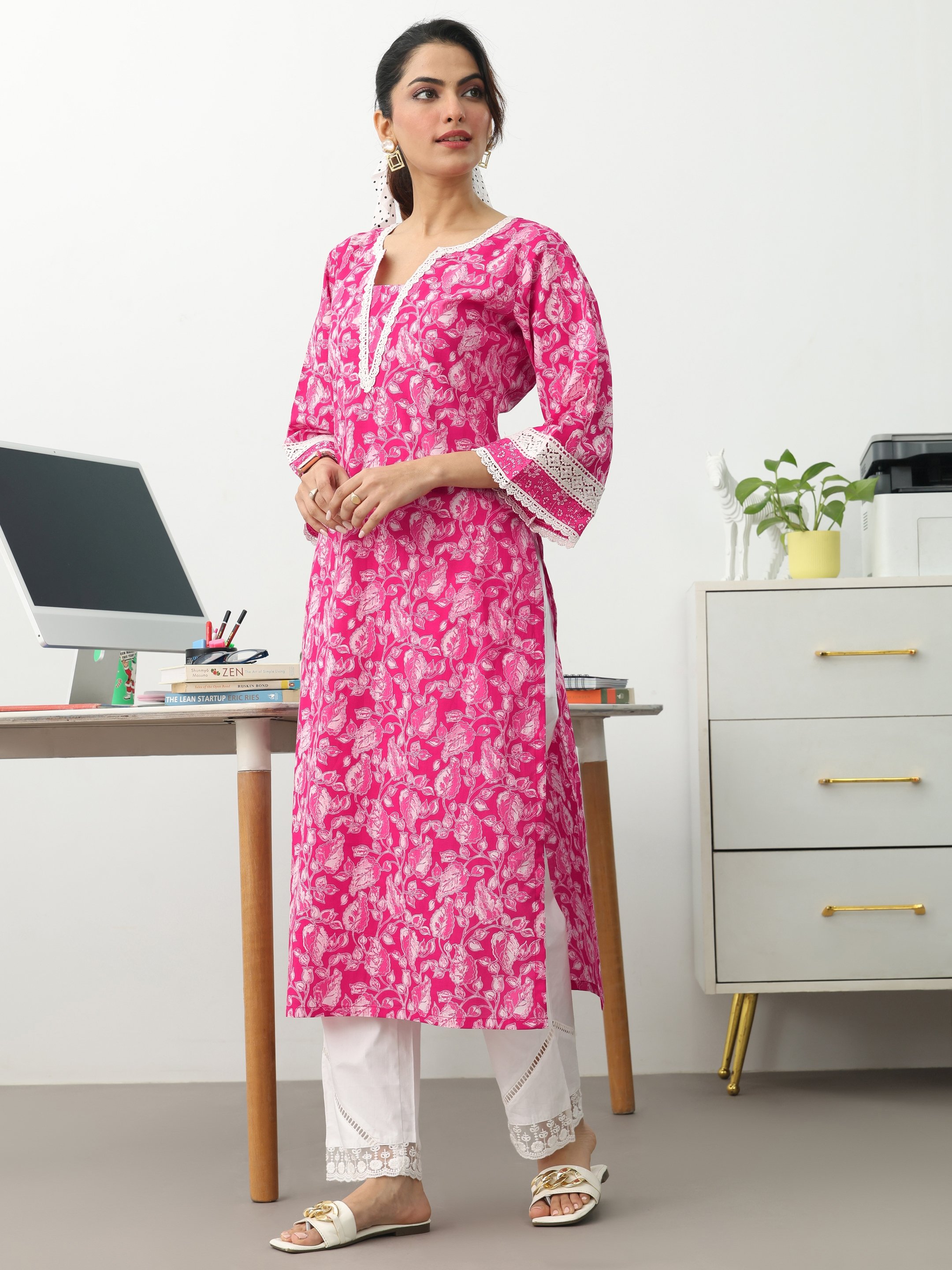 Pink Printed Cotton Blend Straight Kurta