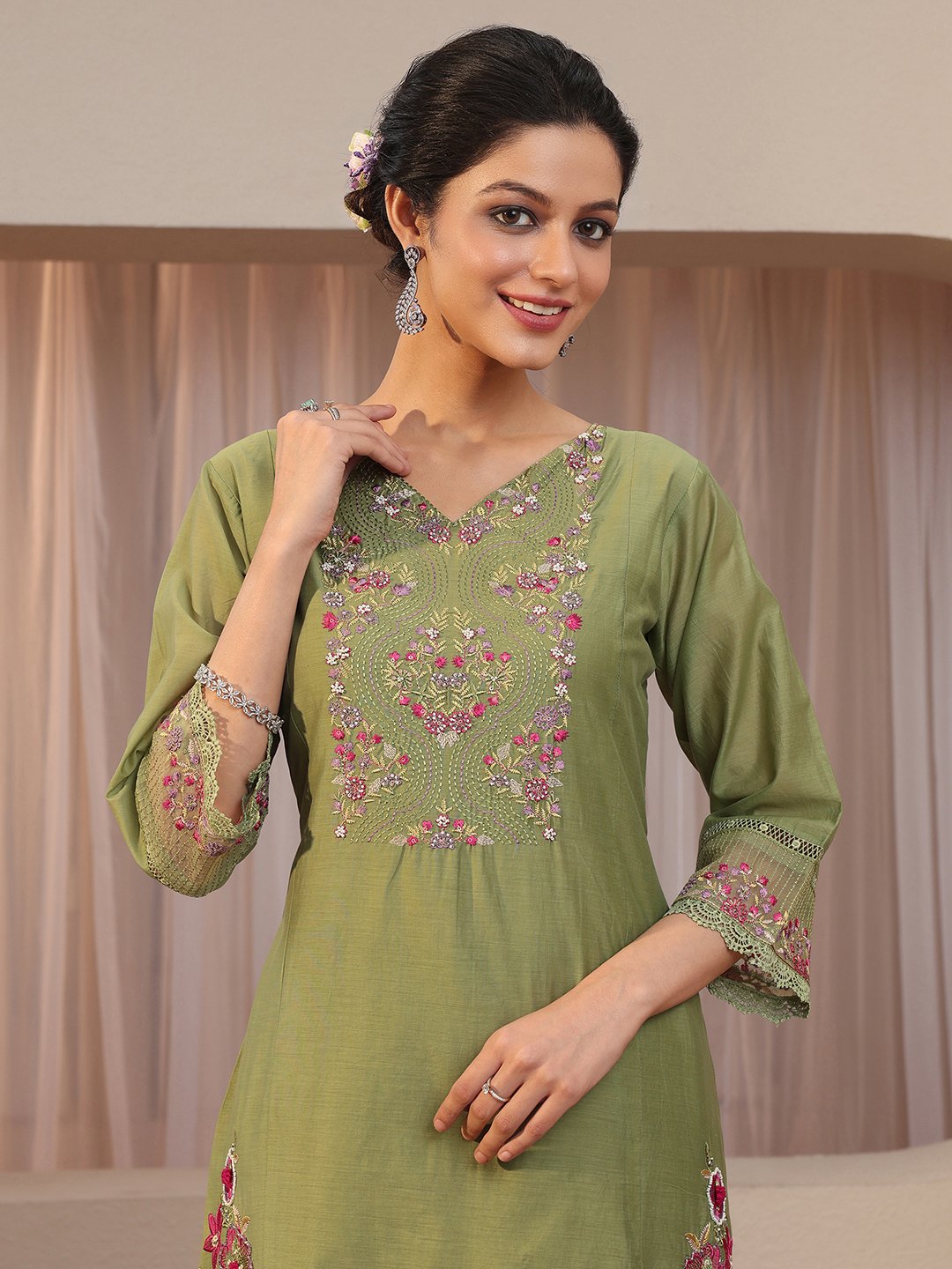 Green Embroidered Silk Blend Straight Kurta with Trousers and Dupatta