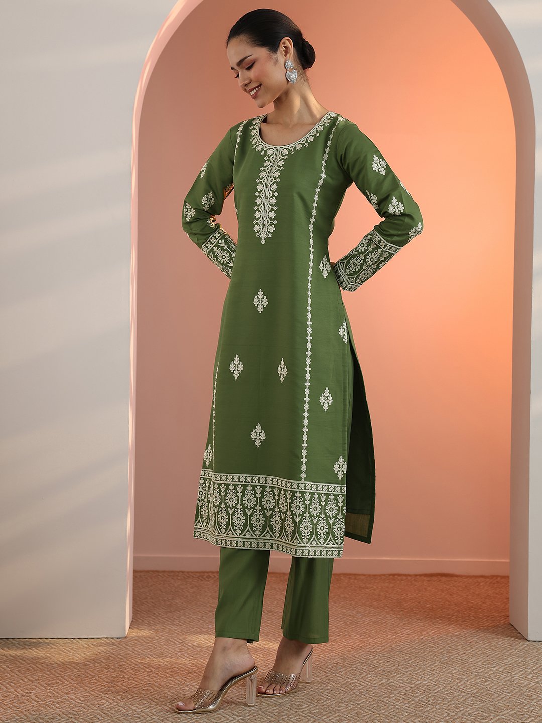 Green Embroidered Silk Blend Straight Kurta with Trousers and Dupatta