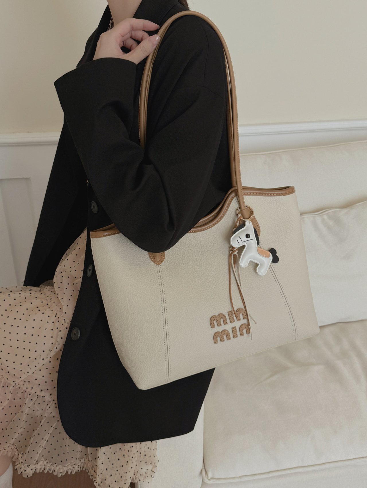 Textured Patch Detail Shoulder Bag