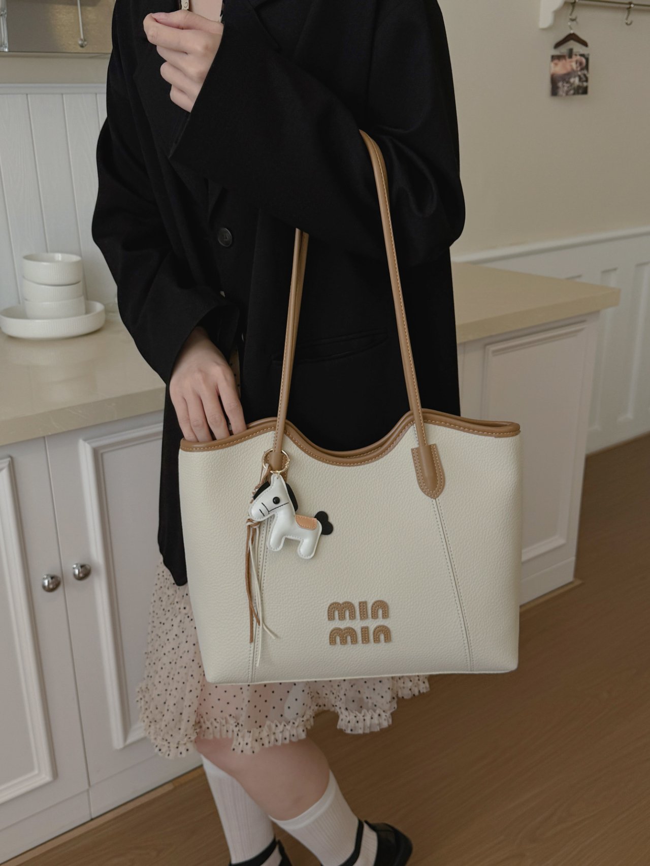 Textured Patch Detail Shoulder Bag