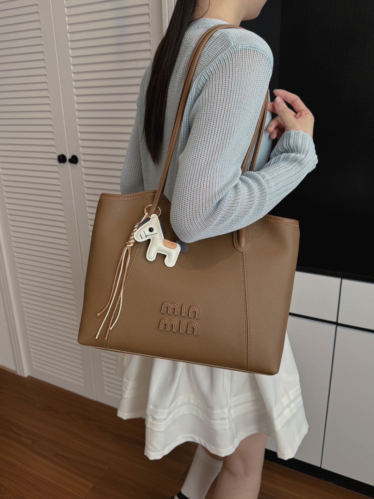 Textured Patch Detail Shoulder Bag
