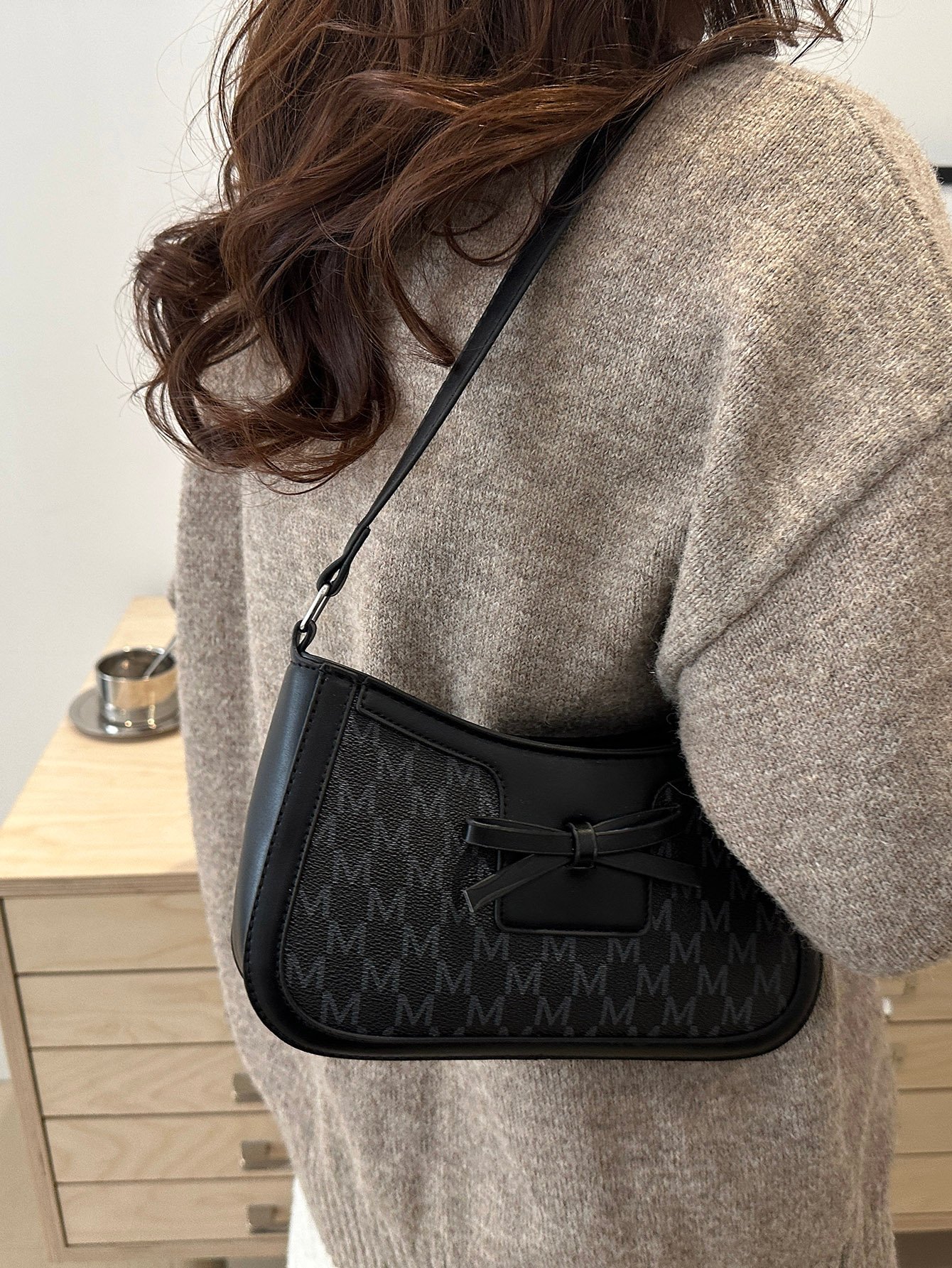 Bow Detail Printed Shoulder Bag