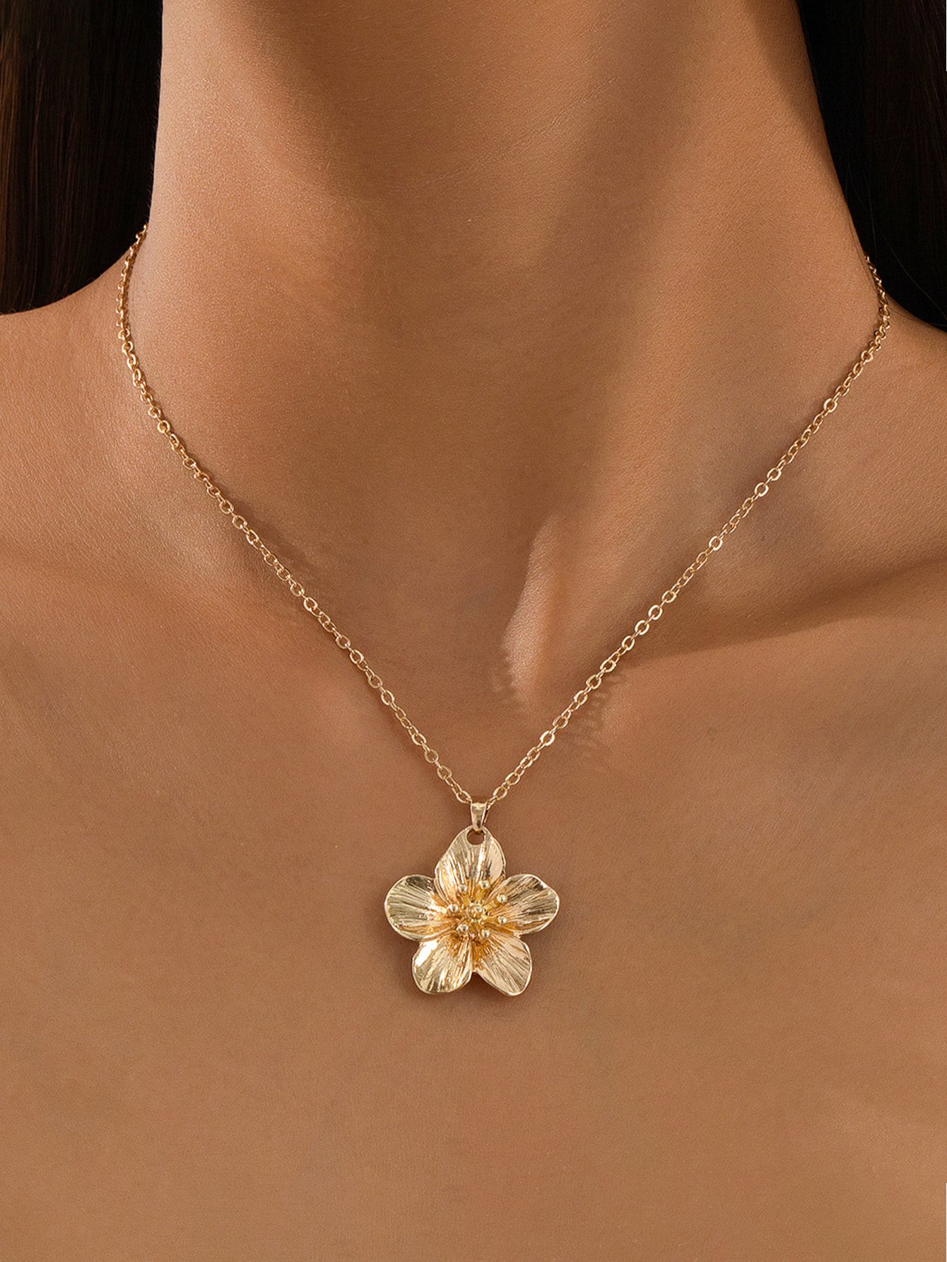 Golden Flower Pendant Chain Necklace