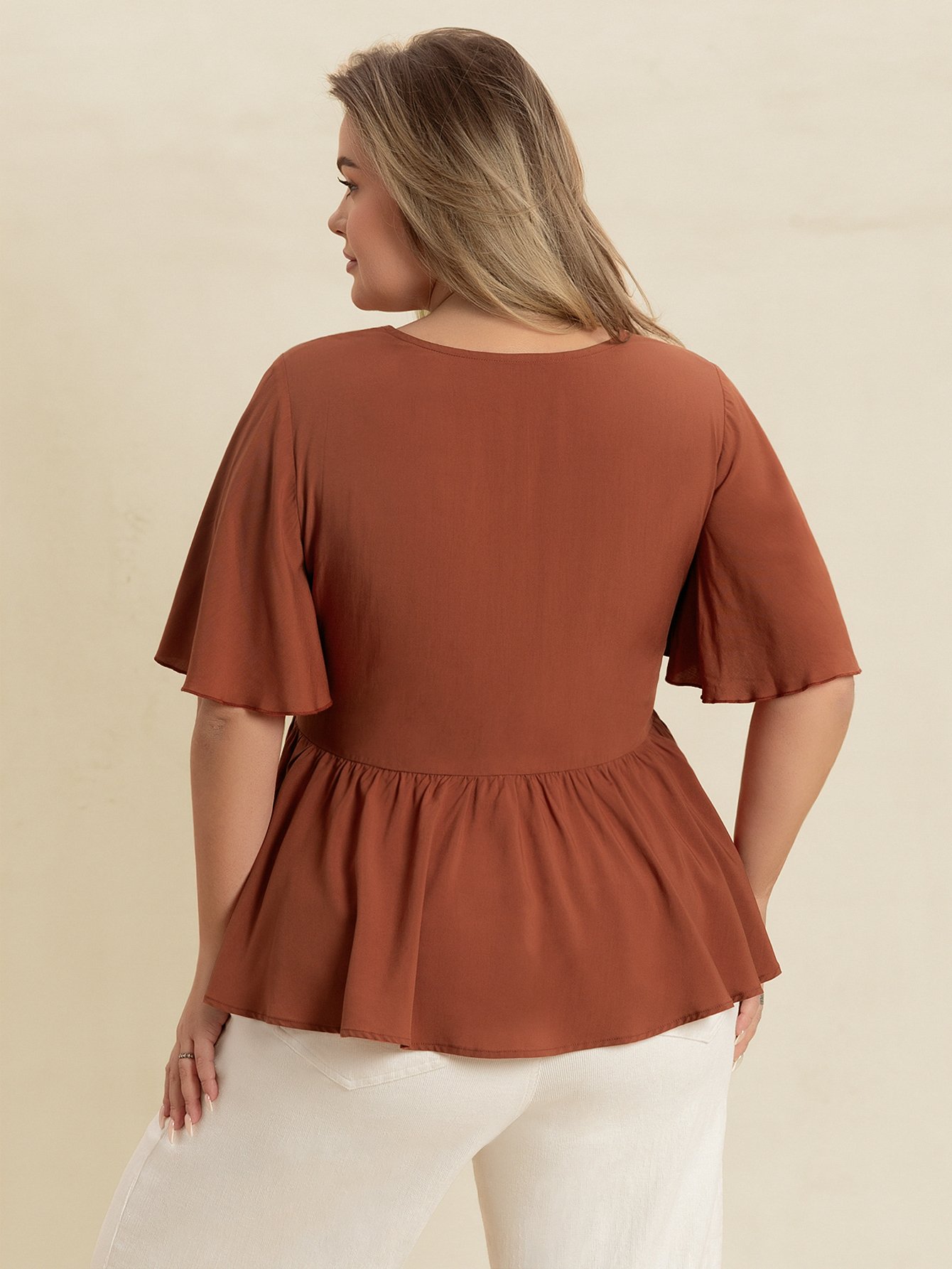  Plus Size Embroidered Short Sleeve Top