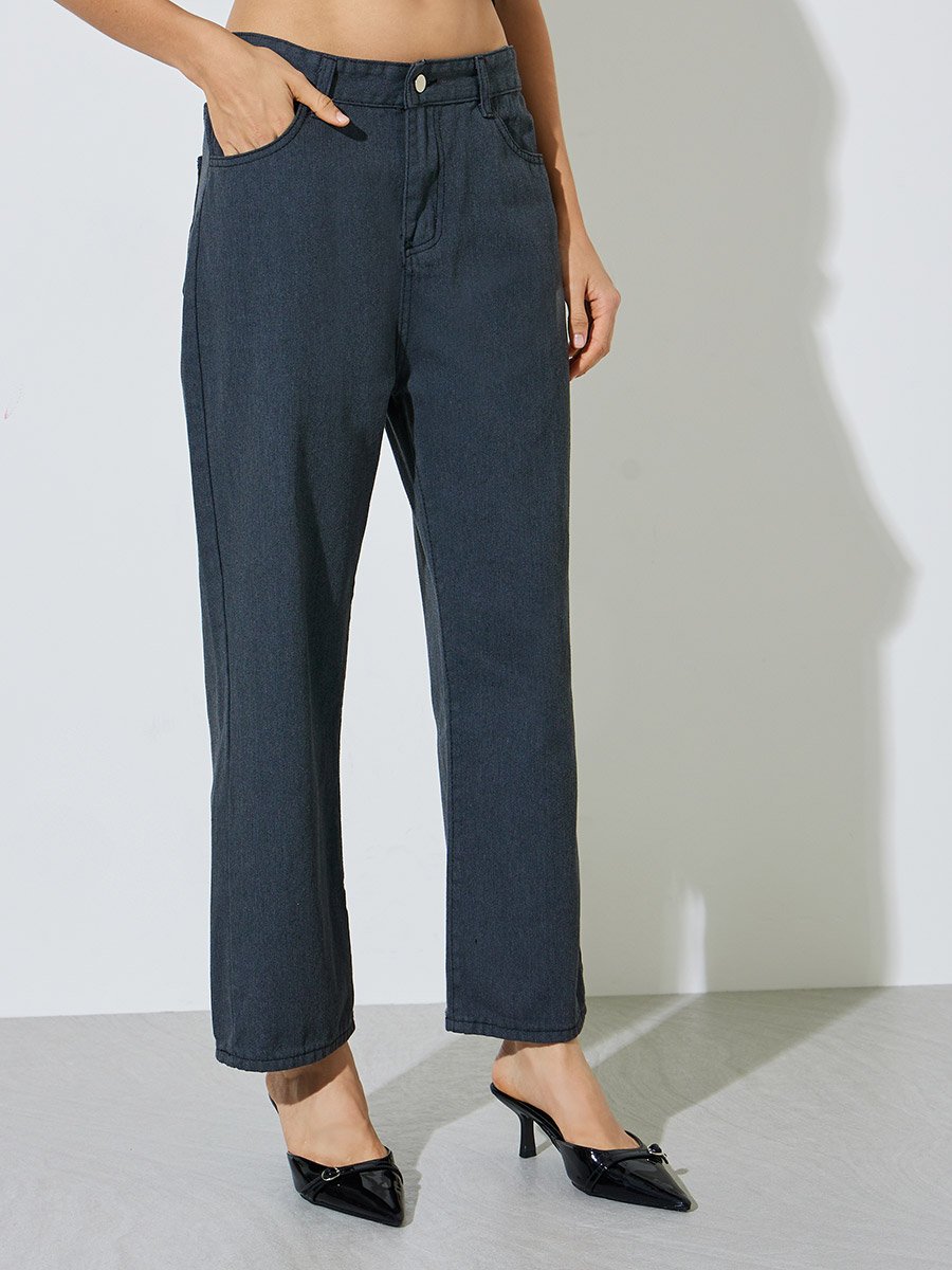 Black Mid-Rise Straight Fit Jeans