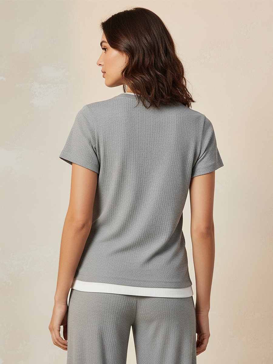 T-Shirt with Contrast Trim