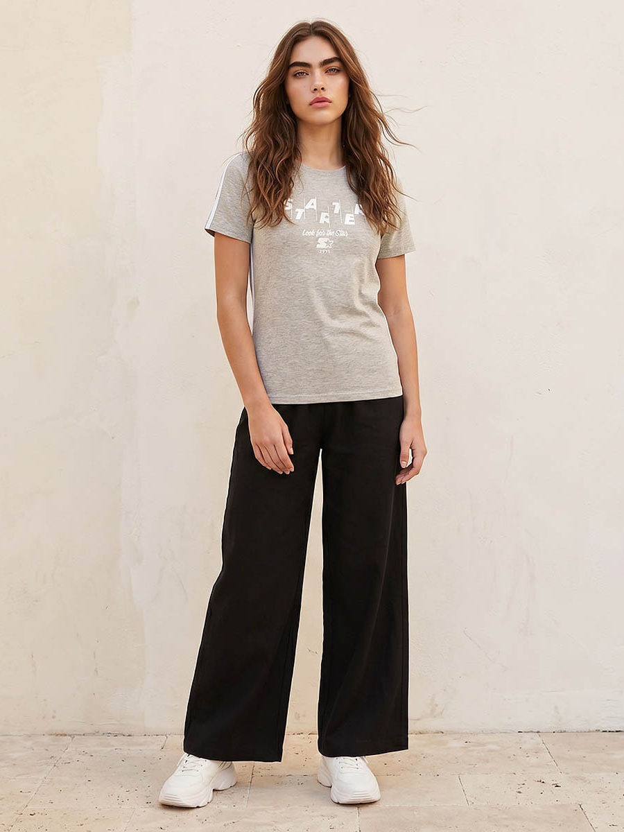 T-Shirt with Contrast Piping