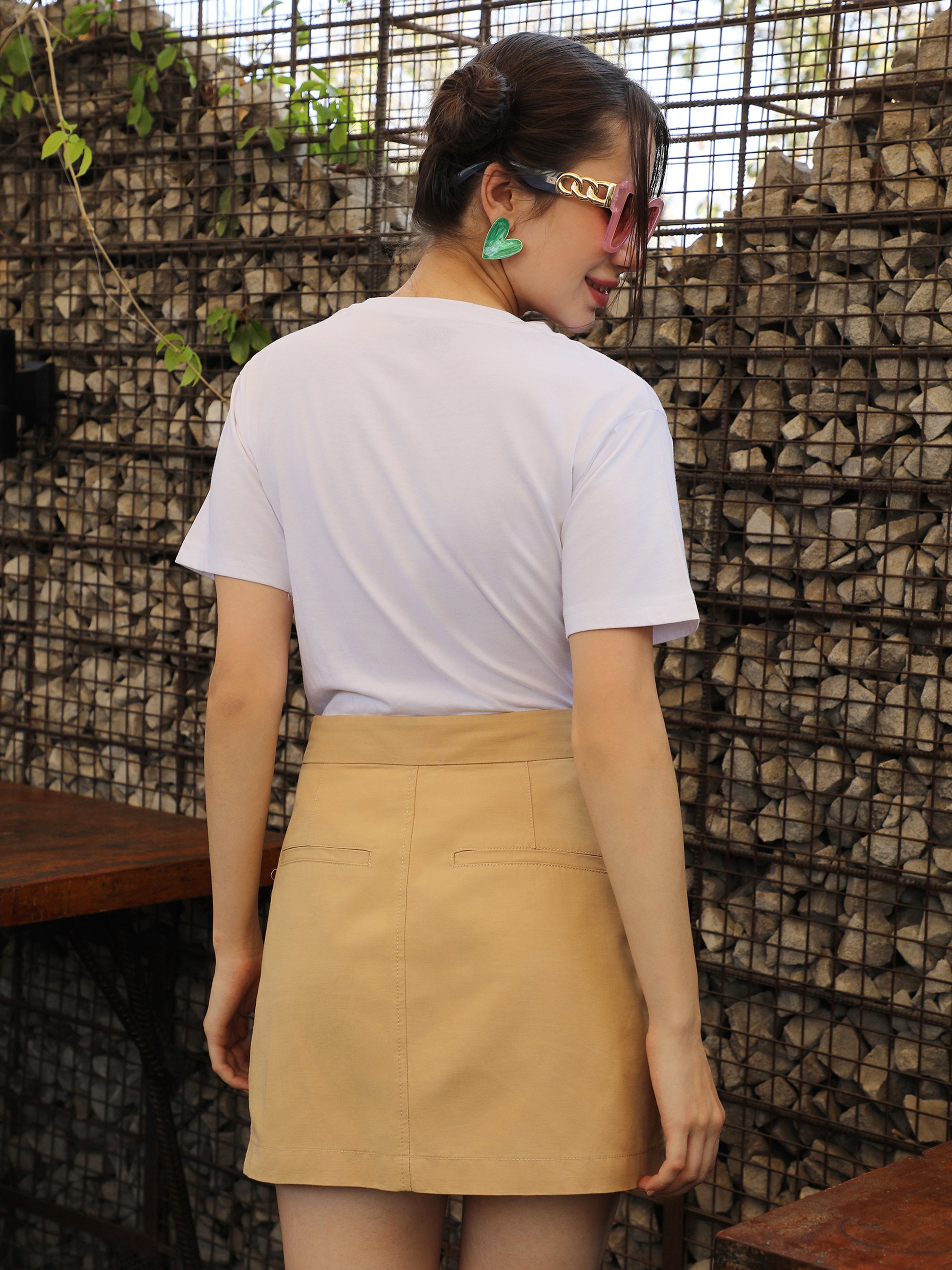 Chalk White Graphic Print Pocket T-Shirt